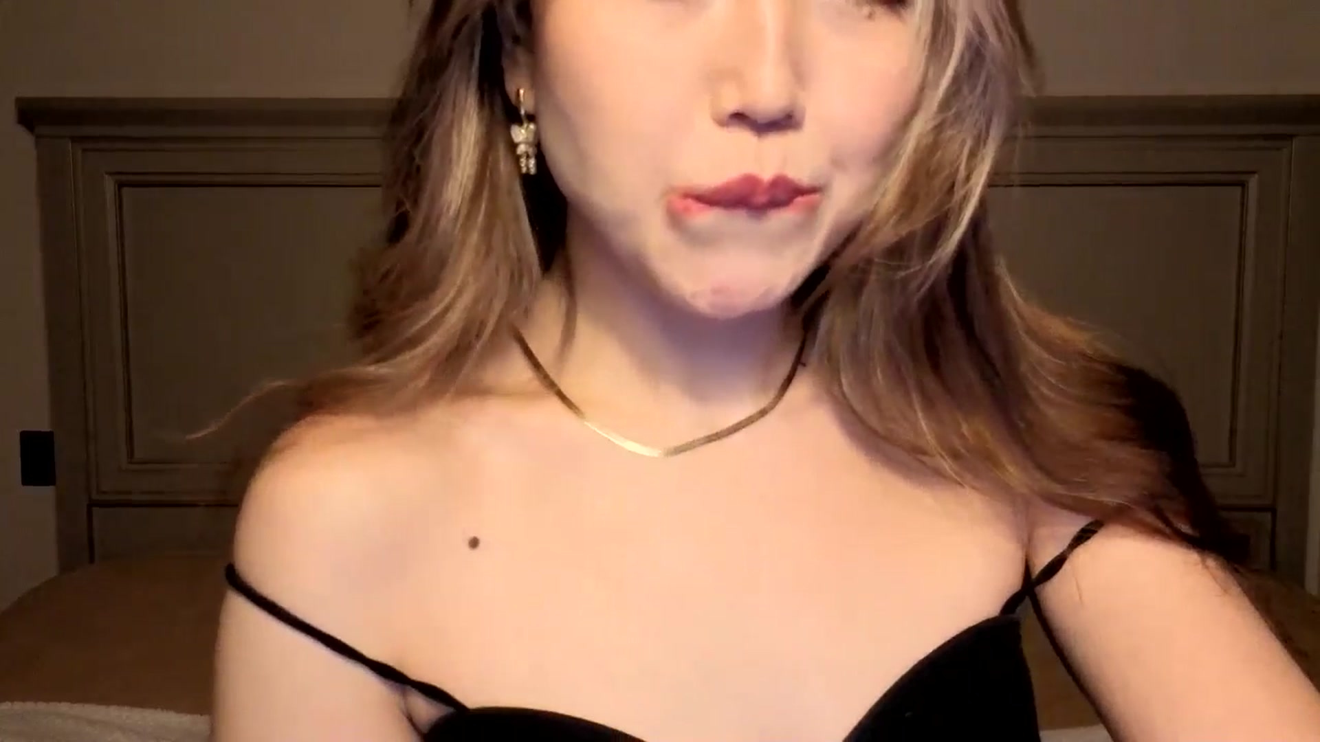 Gallery image thumbnail from Mellifluous_'s myfreecams stream on, 12/09/2025, 06:13 image 18 of 20