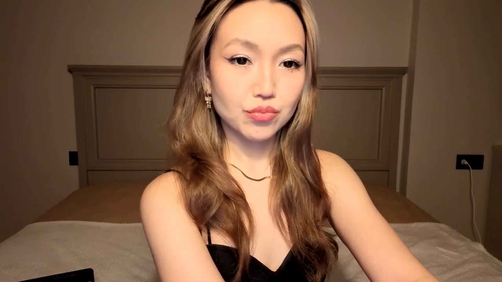 Gallery image thumbnail from Mellifluous_'s myfreecams stream on, 12/09/2025, 06:13 image 9 of 20