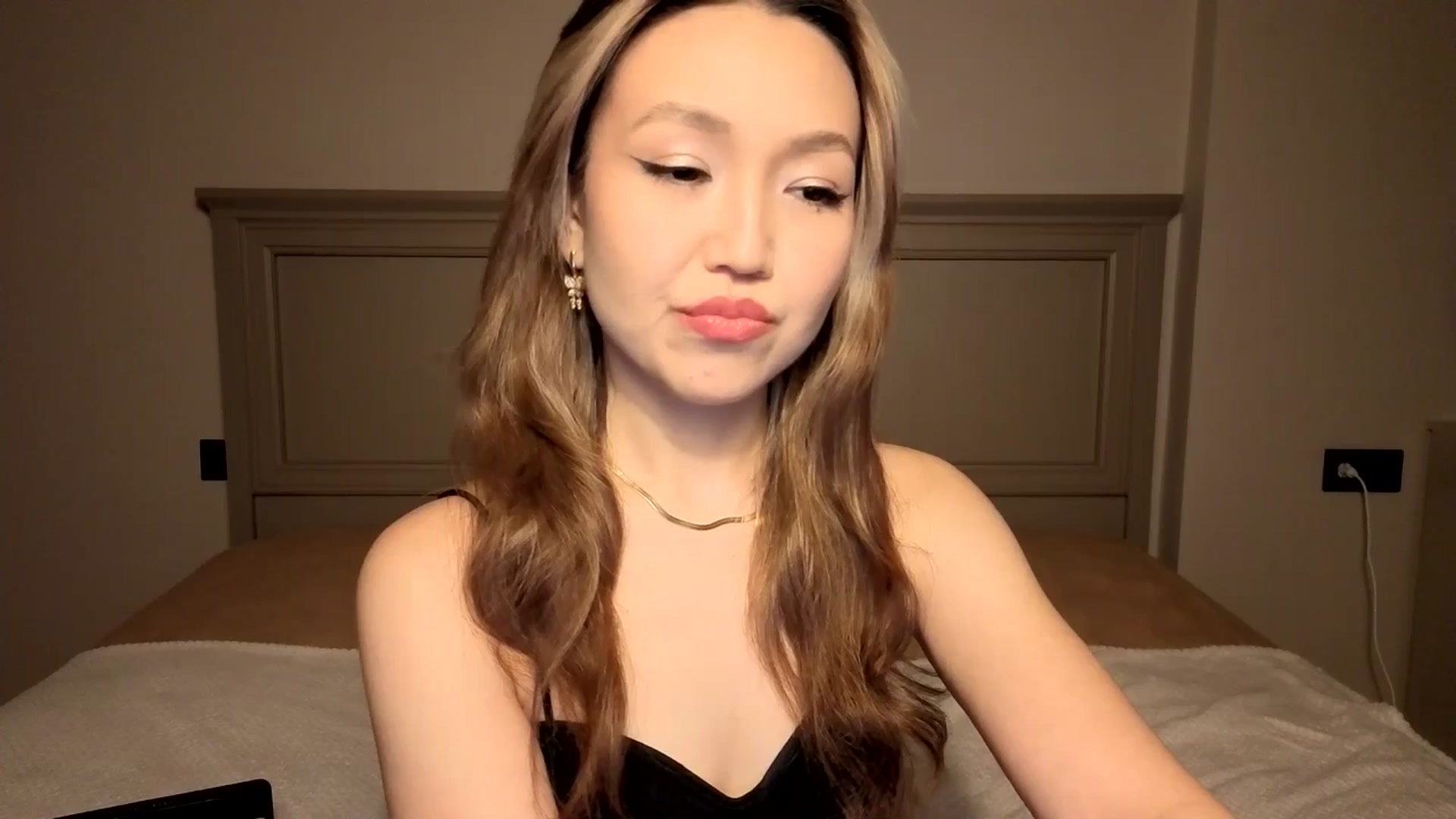 Gallery image thumbnail from Mellifluous_'s myfreecams stream on, 12/09/2025, 06:13 image 8 of 20