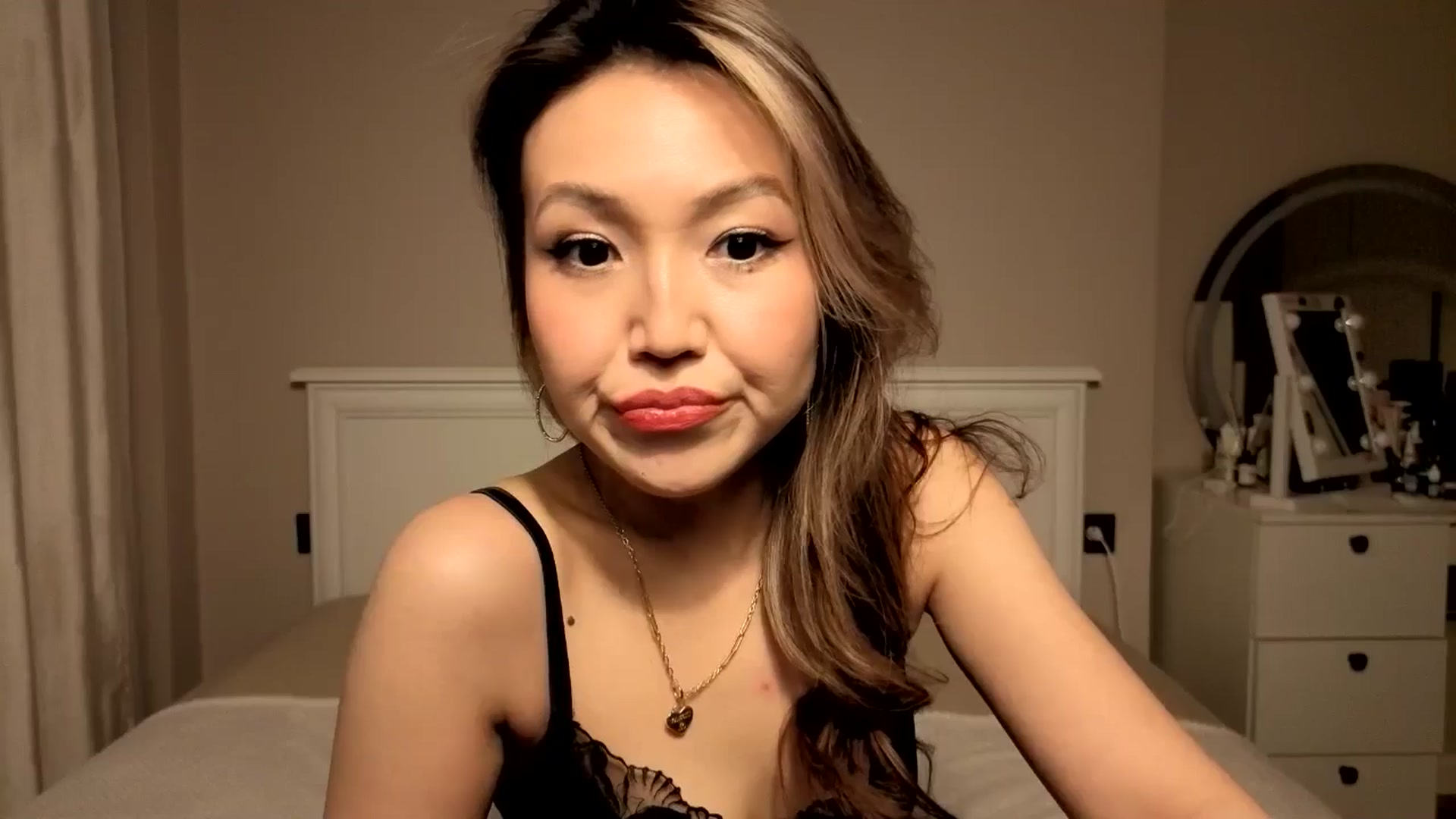 Gallery image thumbnail from Mellifluous_'s myfreecams stream on, 12/22/2025, 05:11 image 14 of 20