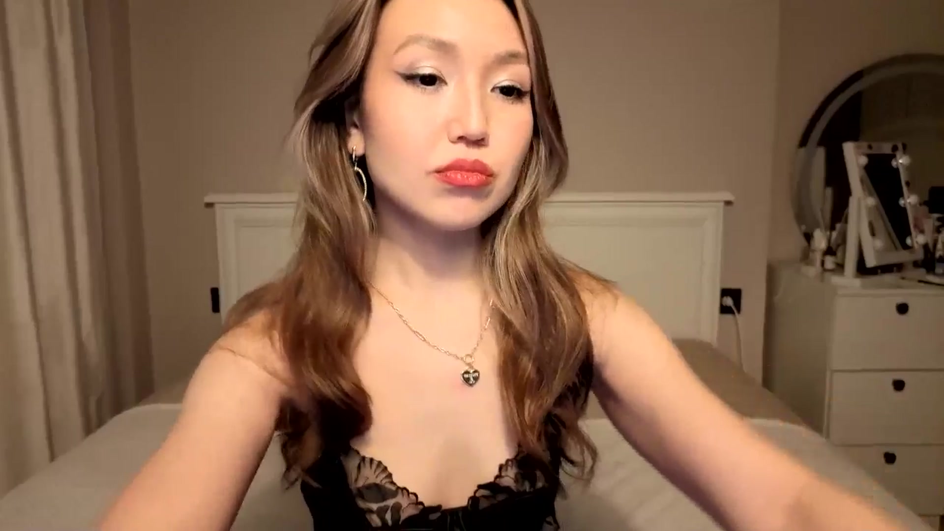 Gallery image thumbnail from Mellifluous_'s myfreecams stream on, 12/22/2025, 07:23 image 16 of 20