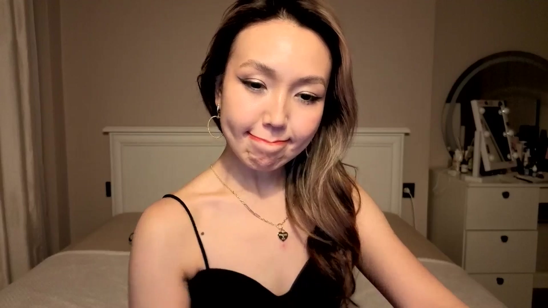 Gallery image thumbnail from Mellifluous_'s myfreecams stream on, 12/22/2025, 10:09 image 9 of 20
