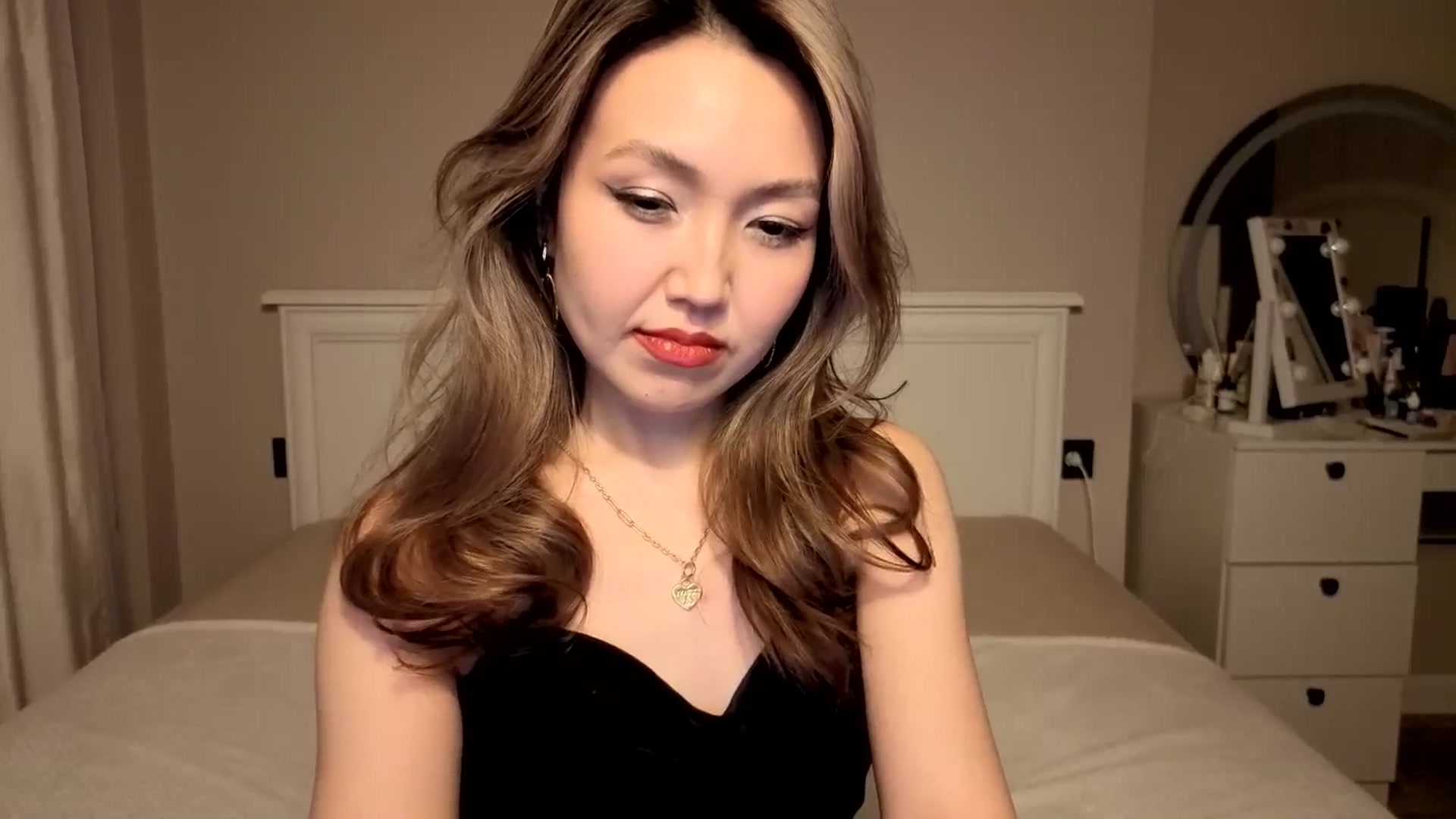 Gallery image thumbnail from Mellifluous_'s myfreecams stream on, 12/22/2025, 10:09 image 15 of 20