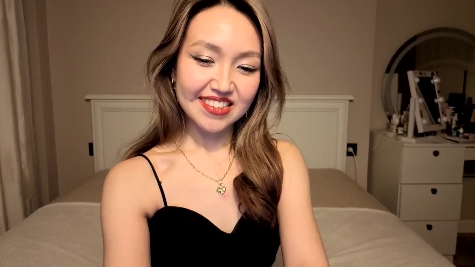 Gallery image thumbnail from Mellifluous_'s myfreecams stream on, 12/22/2025, 10:09 image 18 of 20