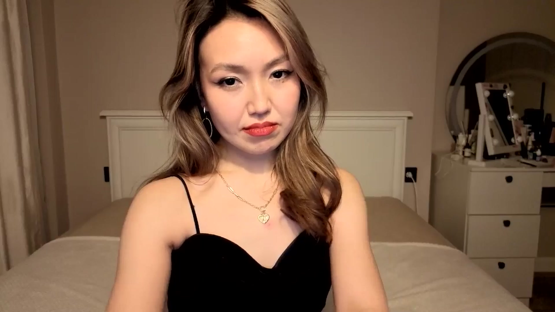 Gallery image thumbnail from Mellifluous_'s myfreecams stream on, 12/22/2025, 10:09 image 17 of 20