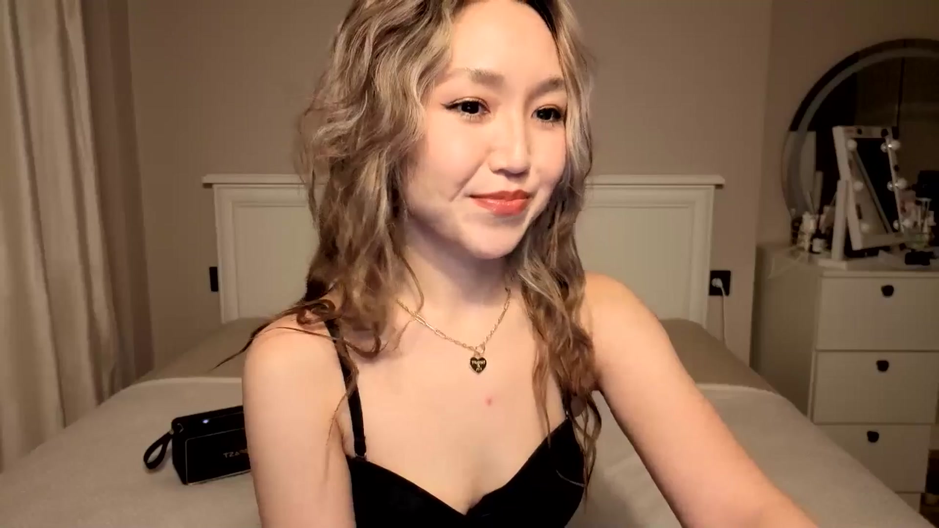 Gallery image thumbnail from Mellifluous_'s myfreecams stream on, 12/23/2025, 06:05 image 2 of 20