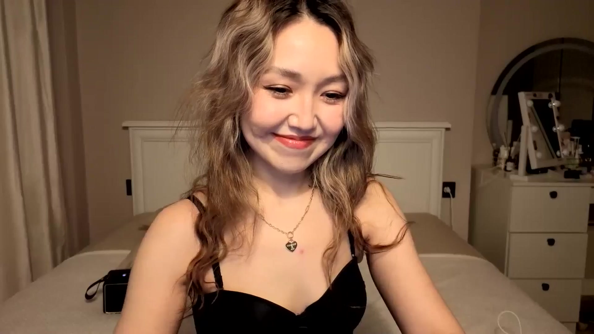 Gallery image thumbnail from Mellifluous_'s myfreecams stream on, 12/23/2025, 06:05 image 15 of 20