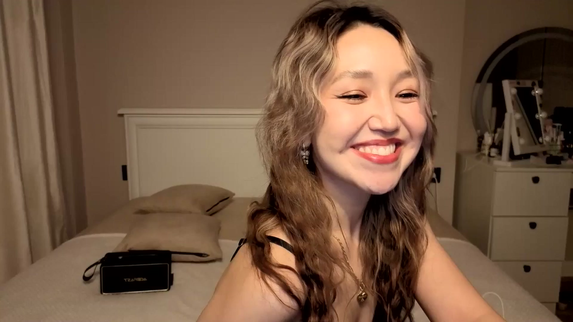 Gallery image thumbnail from Mellifluous_'s myfreecams stream on, 12/23/2025, 06:05 image 17 of 20