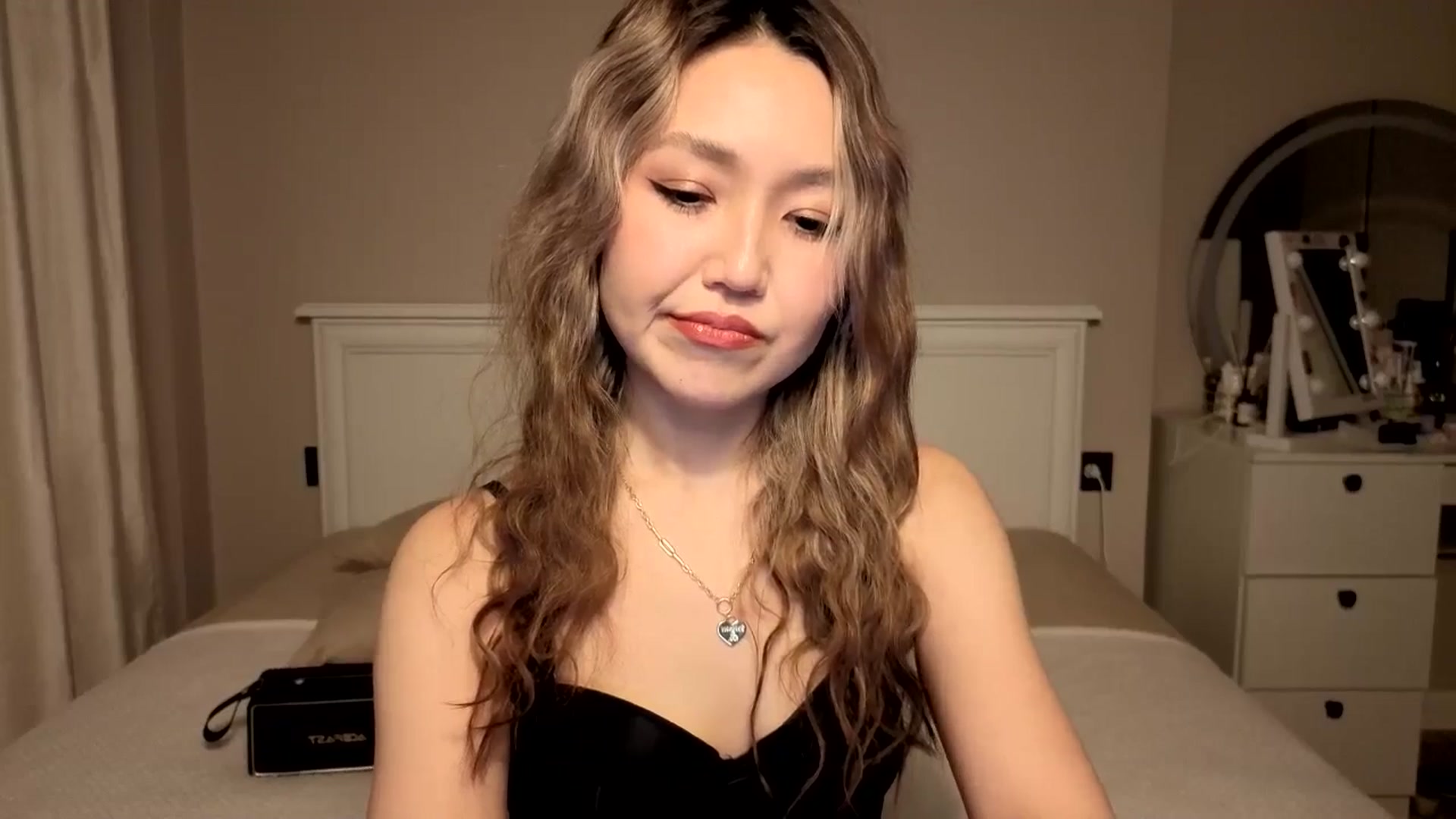 Gallery image thumbnail from Mellifluous_'s myfreecams stream on, 12/23/2025, 06:05 image 12 of 20