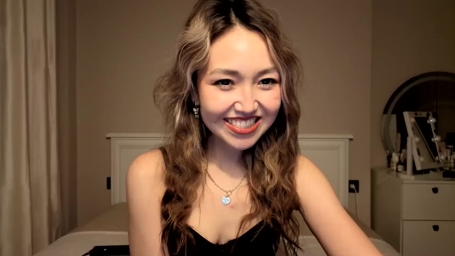 Gallery image thumbnail from Mellifluous_'s myfreecams stream on, 12/23/2025, 07:10 image 6 of 20