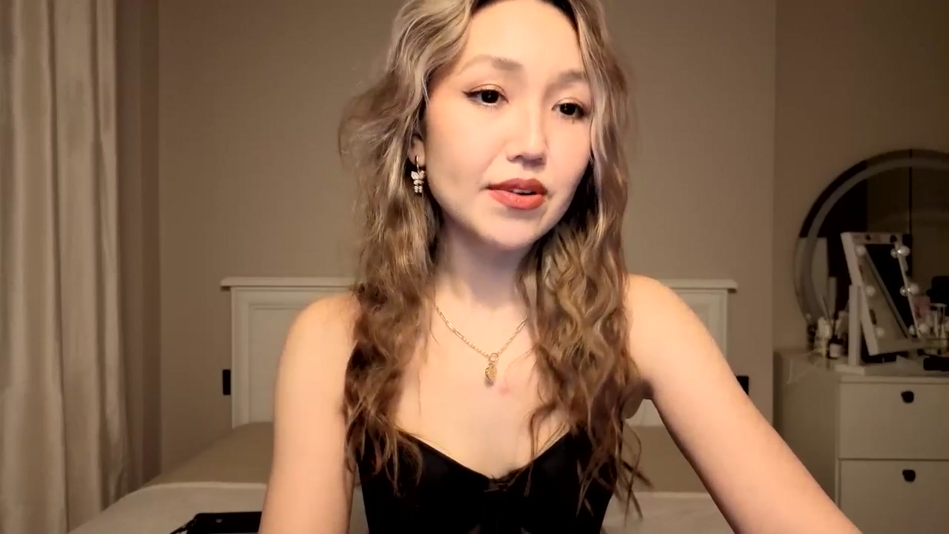 Gallery image thumbnail from Mellifluous_'s myfreecams stream on, 12/23/2025, 07:10 image 4 of 20