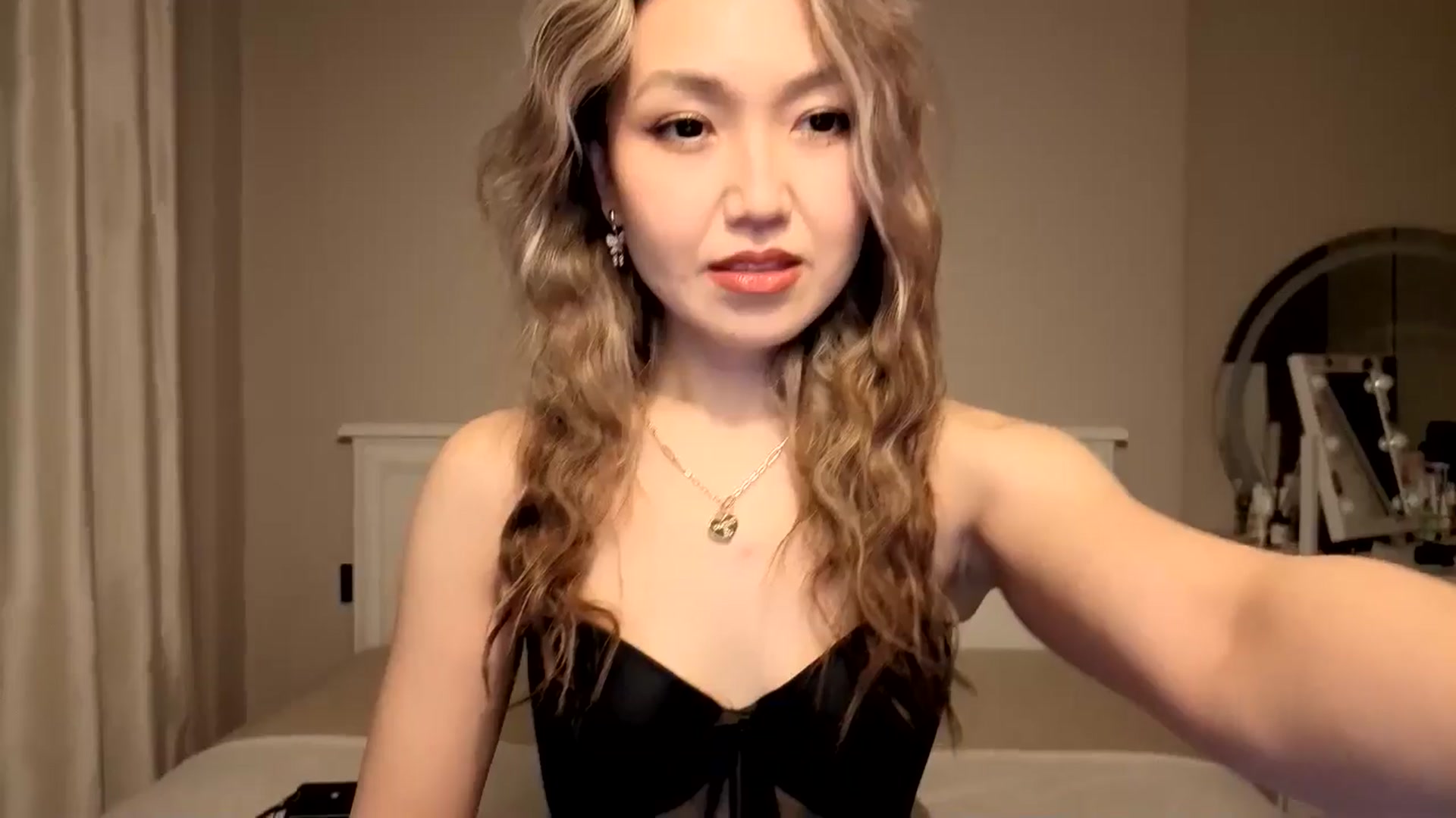 Gallery image thumbnail from Mellifluous_'s myfreecams stream on, 12/23/2025, 07:10 image 3 of 20