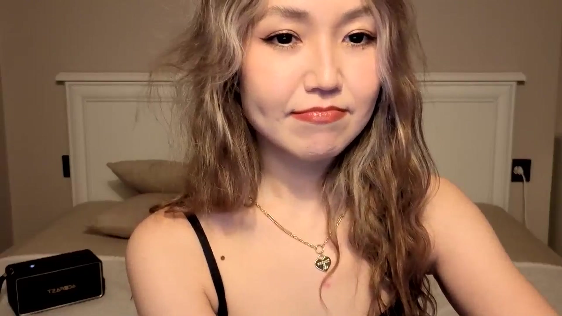 Gallery image thumbnail from Mellifluous_'s myfreecams stream on, 12/23/2025, 07:10 image 16 of 20