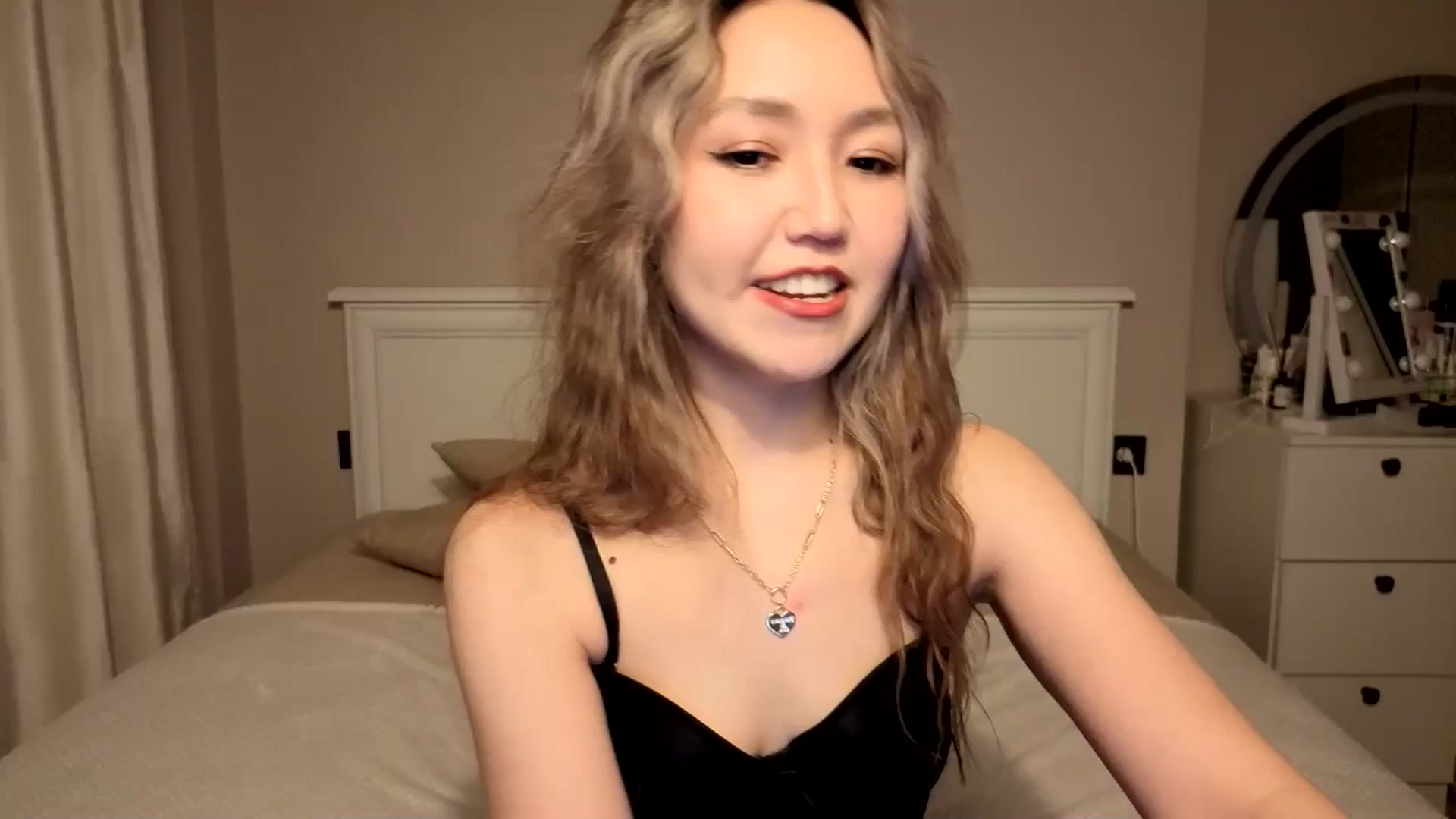 Gallery image thumbnail from Mellifluous_'s myfreecams stream on, 12/23/2025, 08:02 image 13 of 20