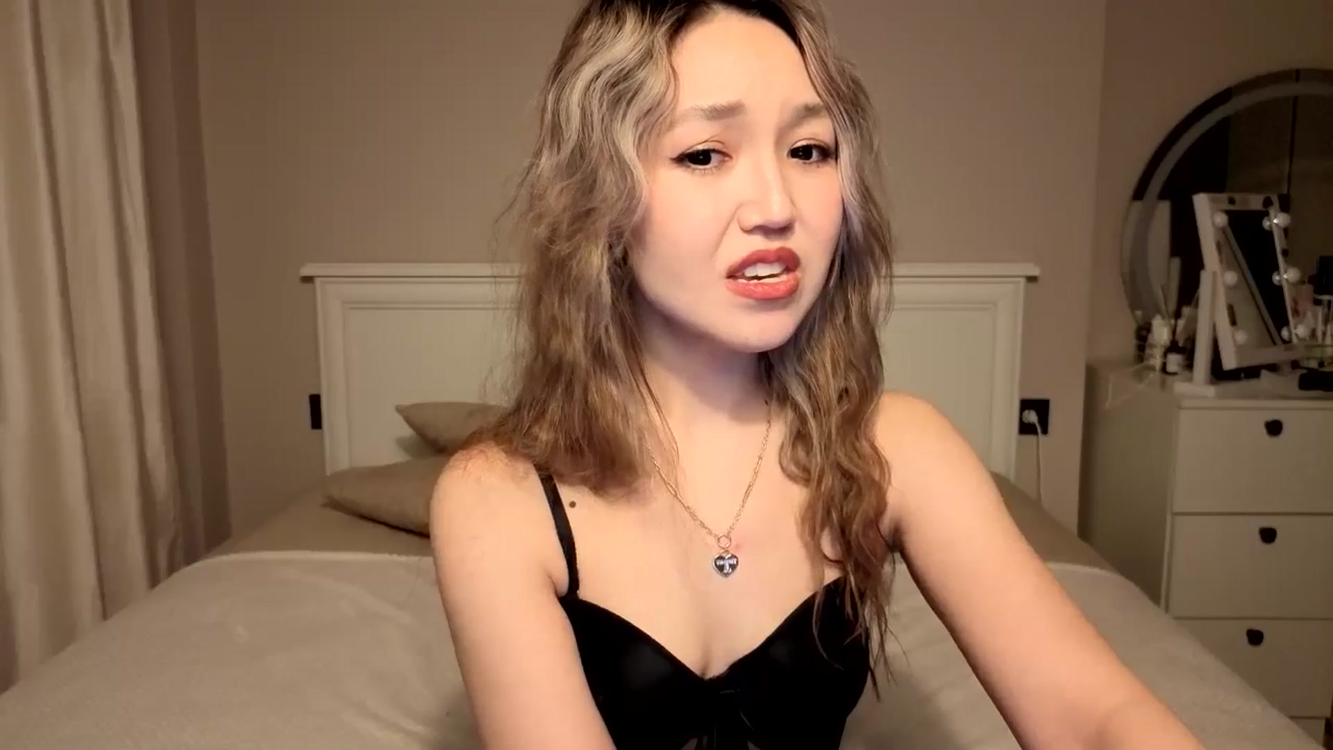 Gallery image thumbnail from Mellifluous_'s myfreecams stream on, 12/23/2025, 08:02 image 14 of 20
