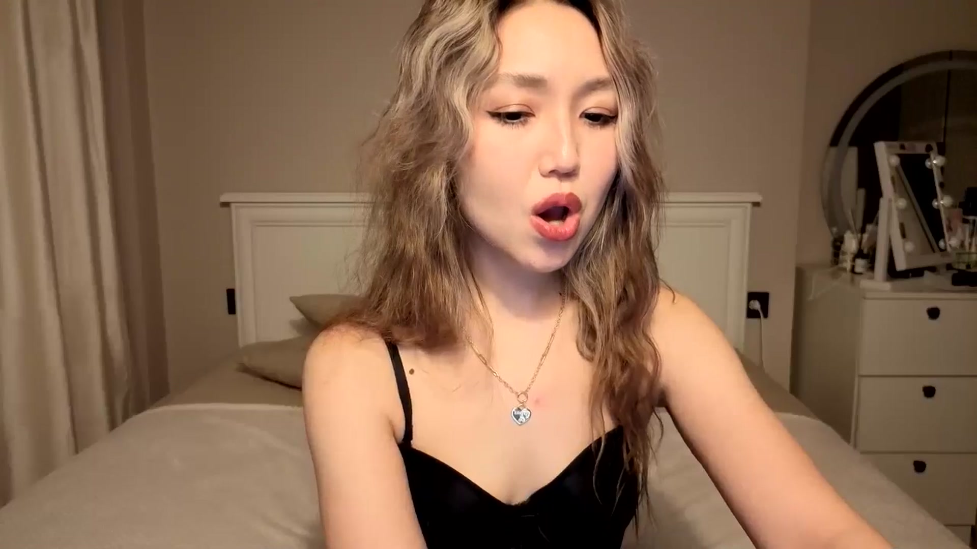 Gallery image thumbnail from Mellifluous_'s myfreecams stream on, 12/23/2025, 08:02 image 11 of 20