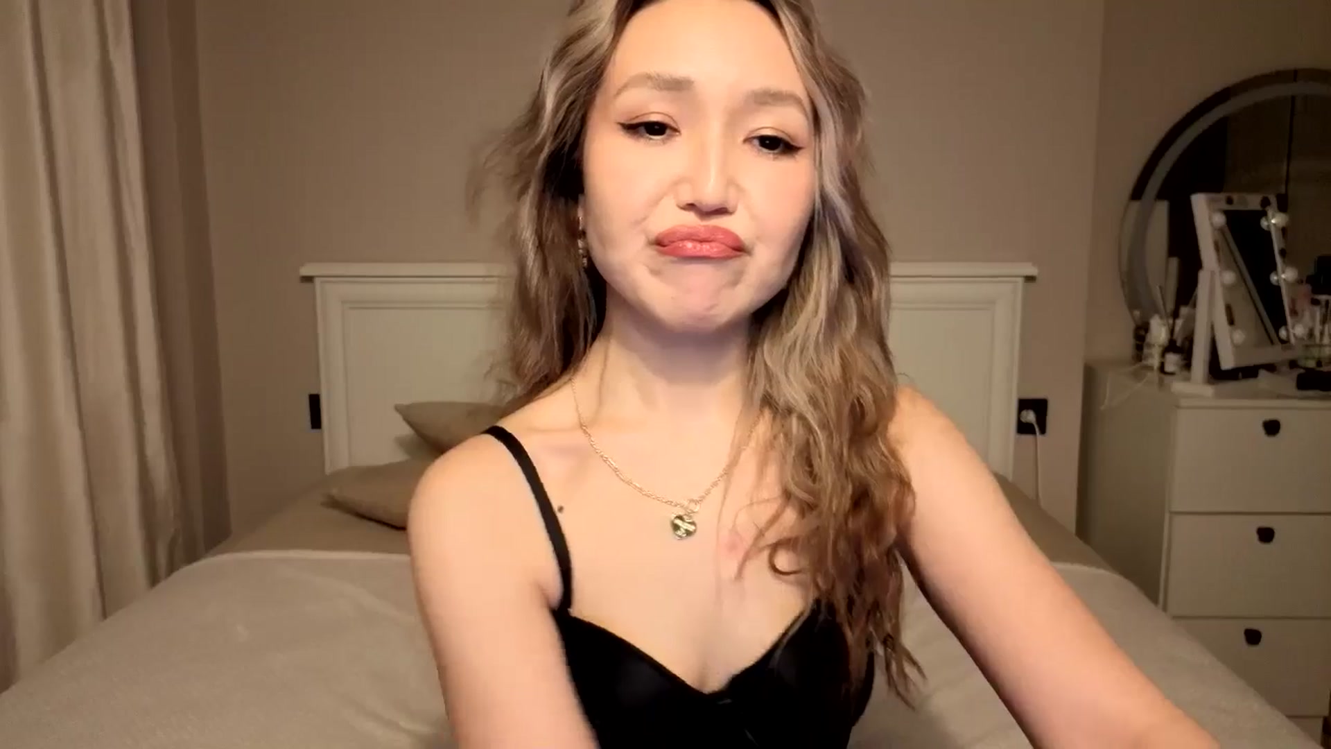 Gallery image thumbnail from Mellifluous_'s myfreecams stream on, 12/23/2025, 08:02 image 16 of 20