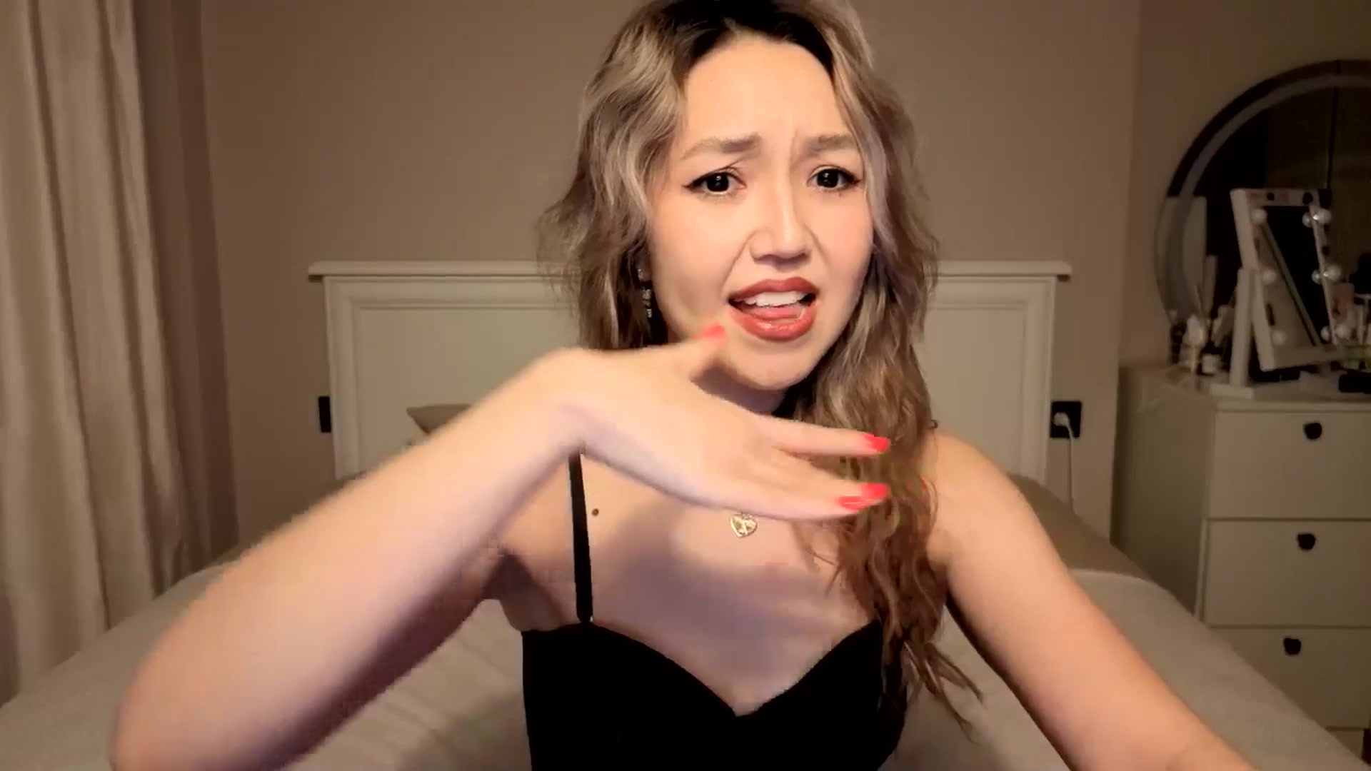 Gallery image thumbnail from Mellifluous_'s myfreecams stream on, 12/23/2025, 08:02 image 6 of 20