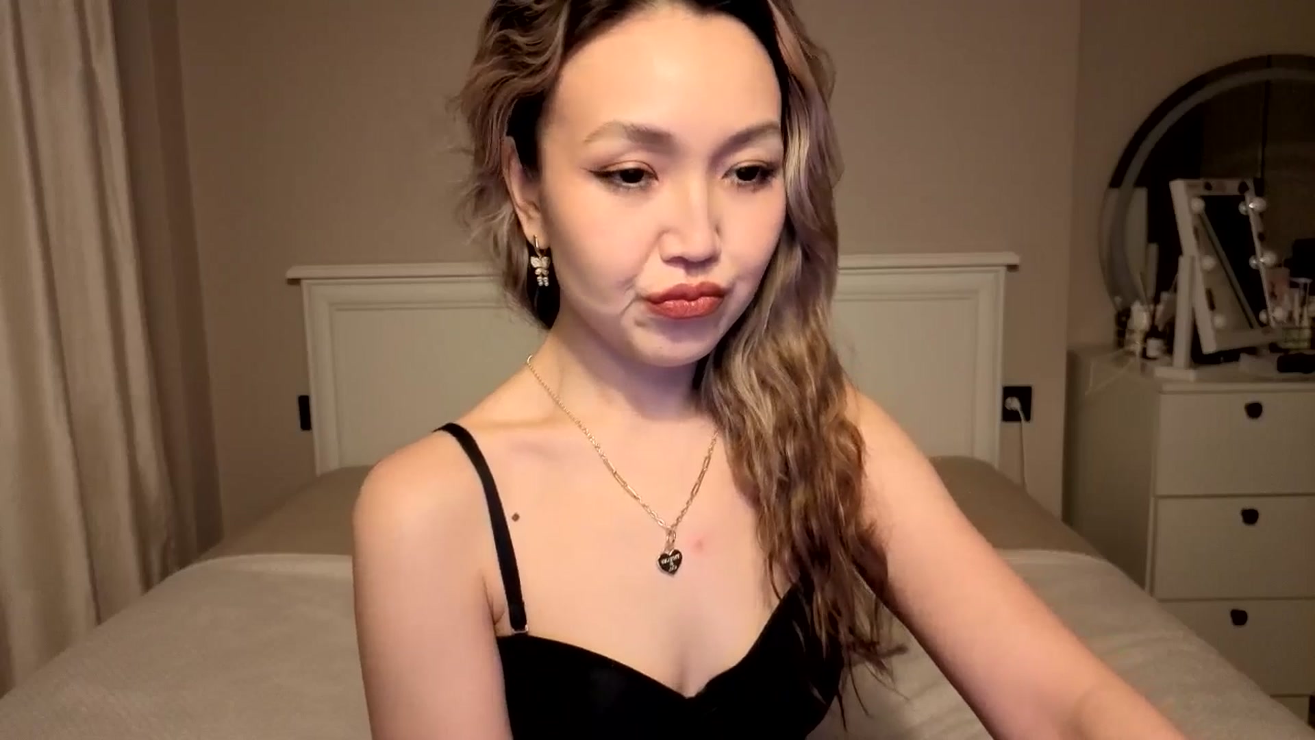 Gallery image thumbnail from Mellifluous_'s myfreecams stream on, 12/23/2025, 09:15 image 9 of 20