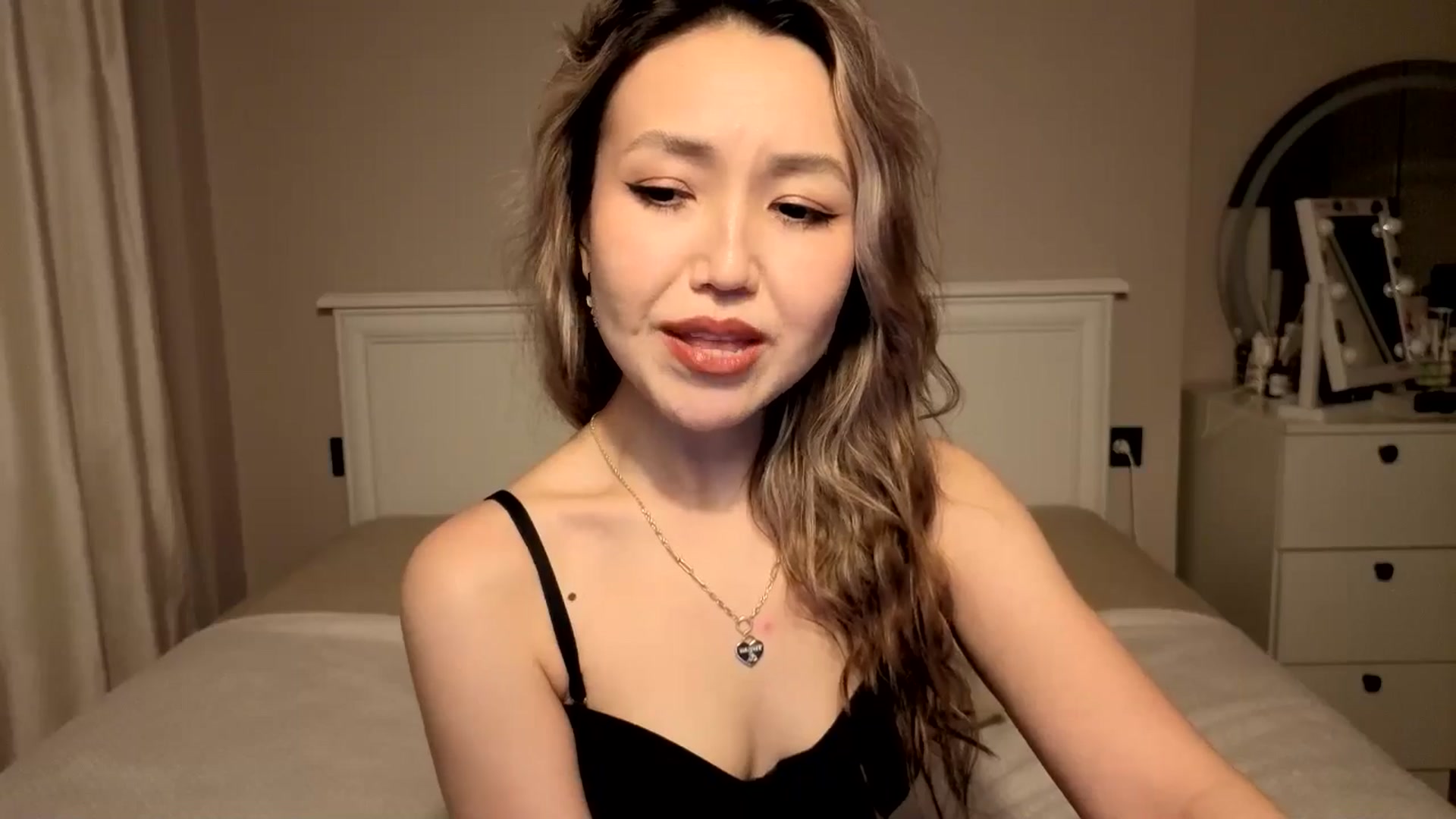 Gallery image thumbnail from Mellifluous_'s myfreecams stream on, 12/23/2025, 09:15 image 6 of 20