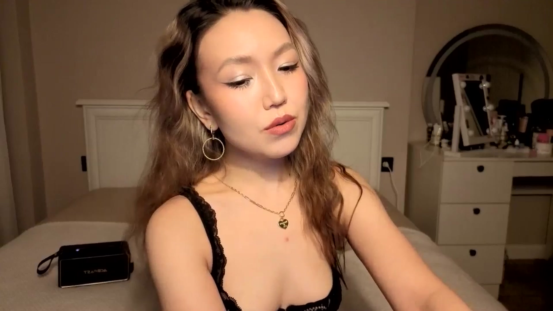 Gallery image thumbnail from Mellifluous_'s myfreecams stream on, 12/24/2025, 03:59 image 2 of 20