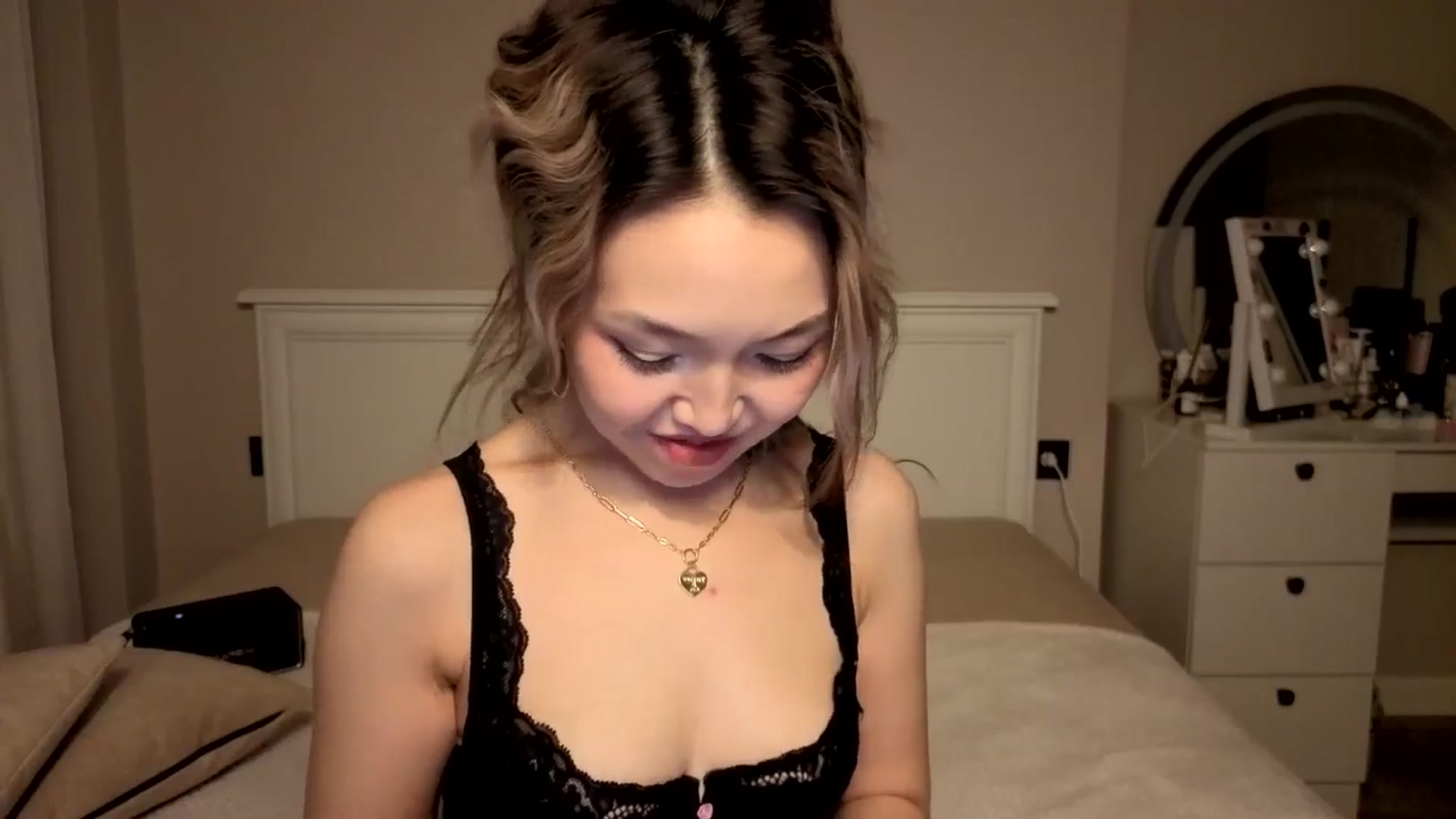 Gallery image thumbnail from Mellifluous_'s myfreecams stream on, 12/24/2025, 06:19 image 11 of 20