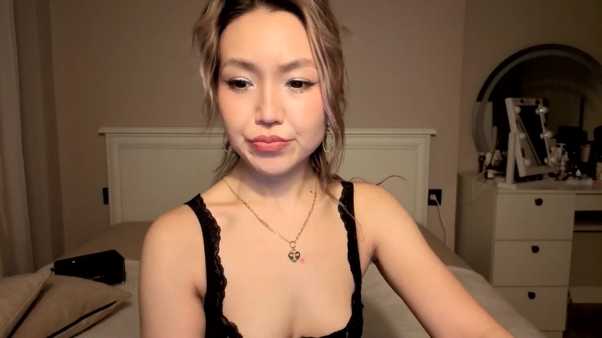 Gallery image thumbnail from Mellifluous_'s myfreecams stream on, 12/24/2025, 06:19 image 10 of 20
