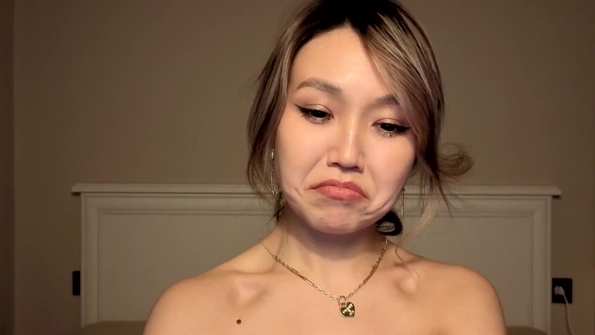 Gallery image thumbnail from Mellifluous_'s myfreecams stream on, 12/25/2025, 07:22 image 10 of 20