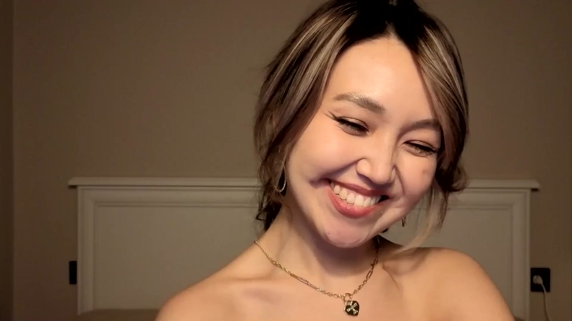 Gallery image thumbnail from Mellifluous_'s myfreecams stream on, 12/25/2025, 07:22 image 13 of 20