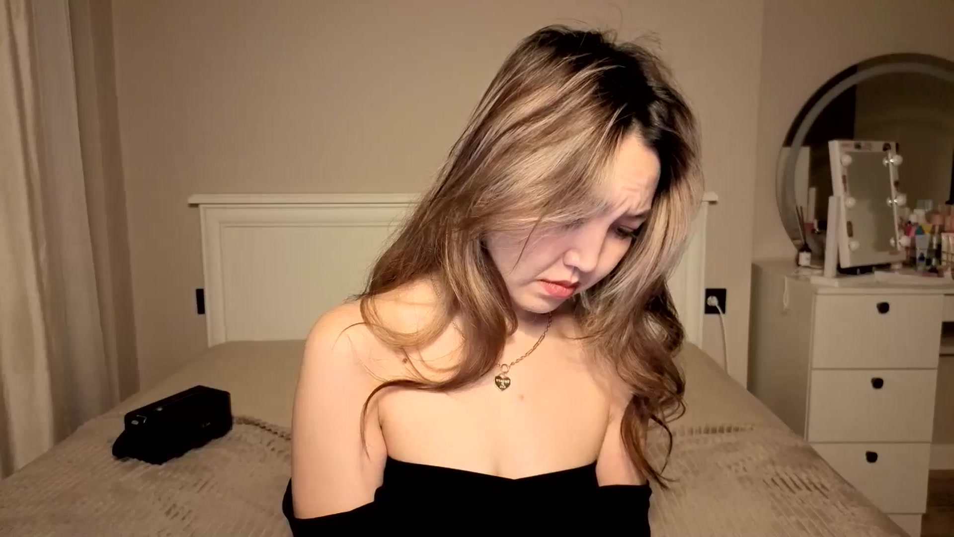 Gallery image thumbnail from Mellifluous_'s myfreecams stream on, 12/28/2025, 06:12 image 9 of 20