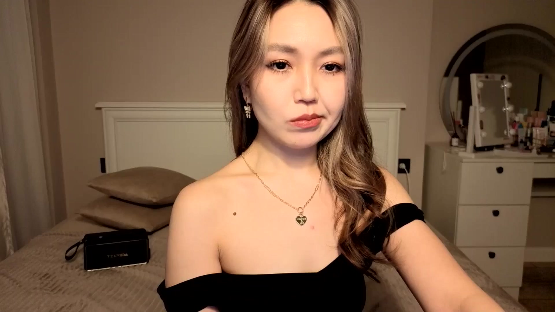 Gallery image thumbnail from Mellifluous_'s myfreecams stream on, 12/28/2025, 08:16 image 1 of 20