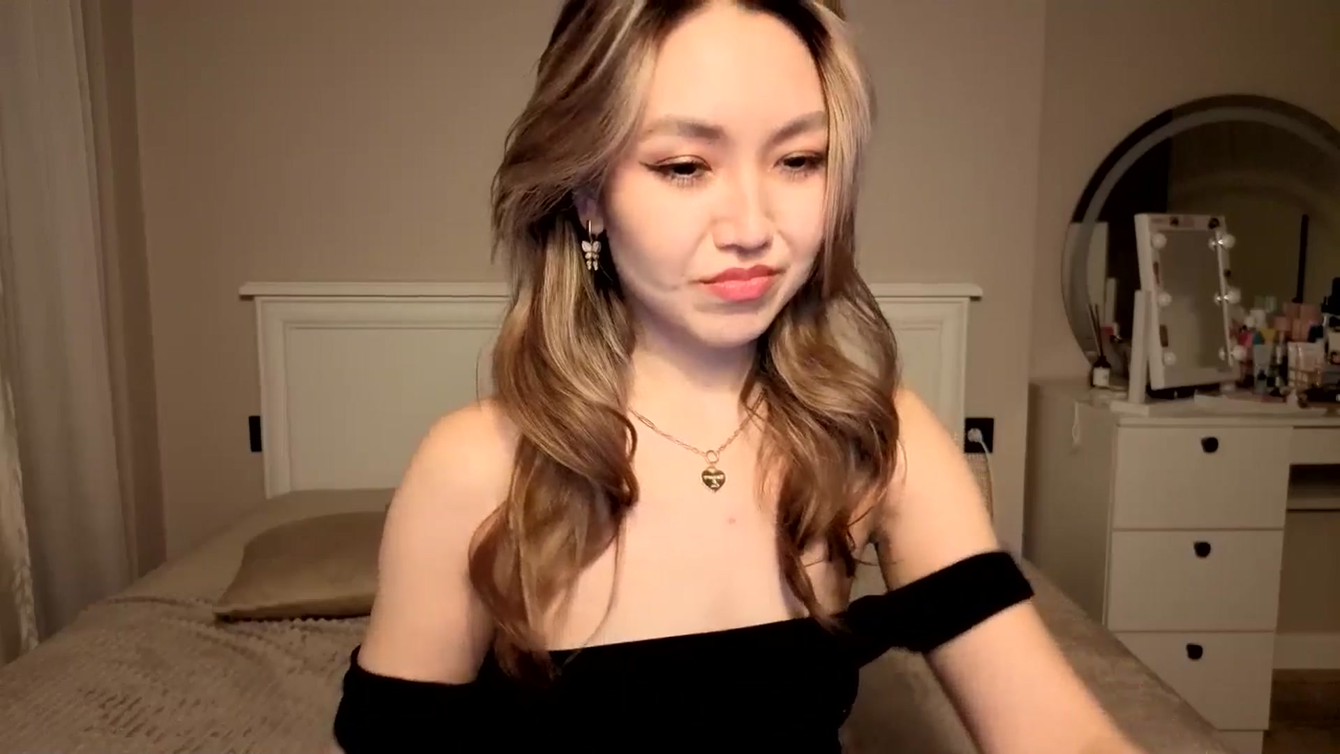 Gallery image thumbnail from Mellifluous_'s myfreecams stream on, 12/28/2025, 09:12 image 5 of 20