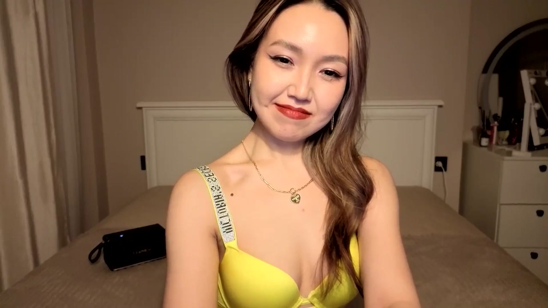 Gallery image thumbnail from Mellifluous_'s myfreecams stream on, 12/30/2025, 07:15 image 7 of 20
