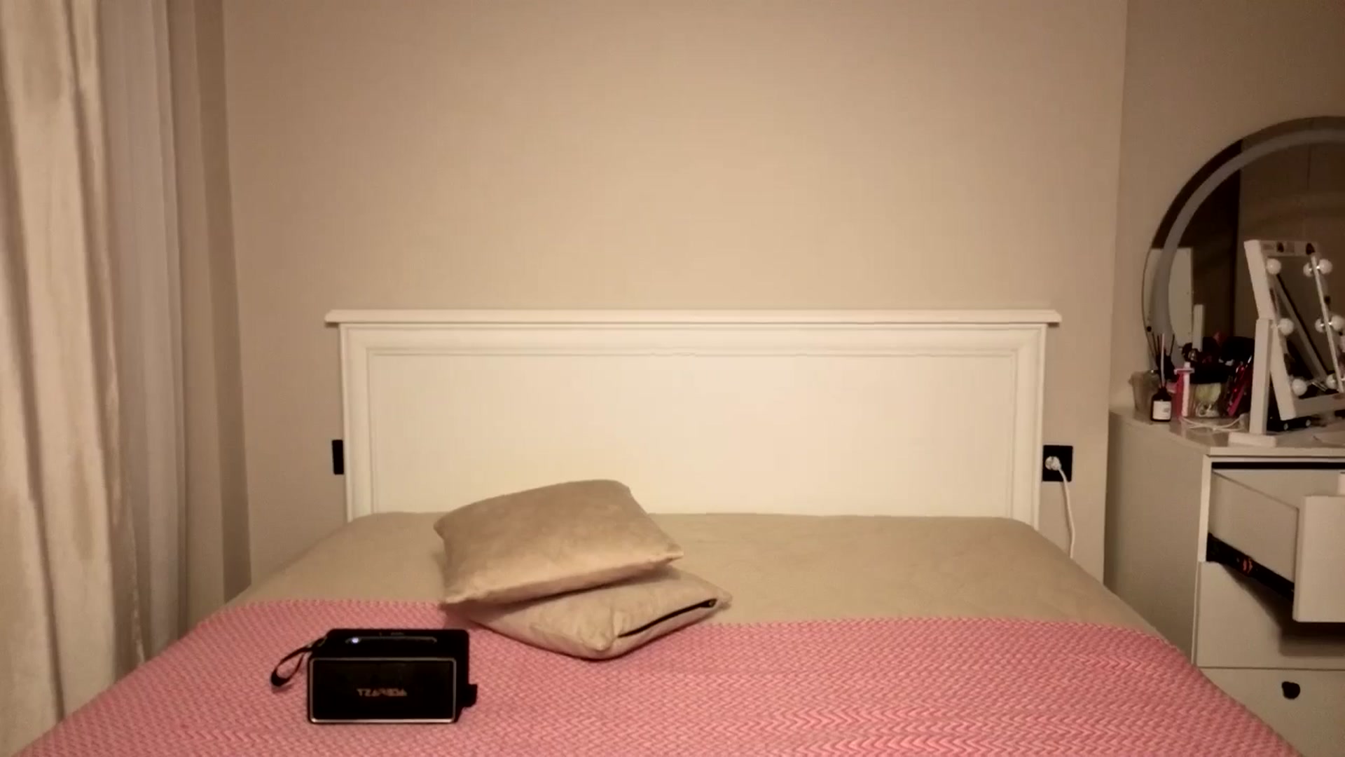 Gallery image thumbnail from Mellifluous_'s myfreecams stream on, 12/30/2025, 09:15 image 5 of 20