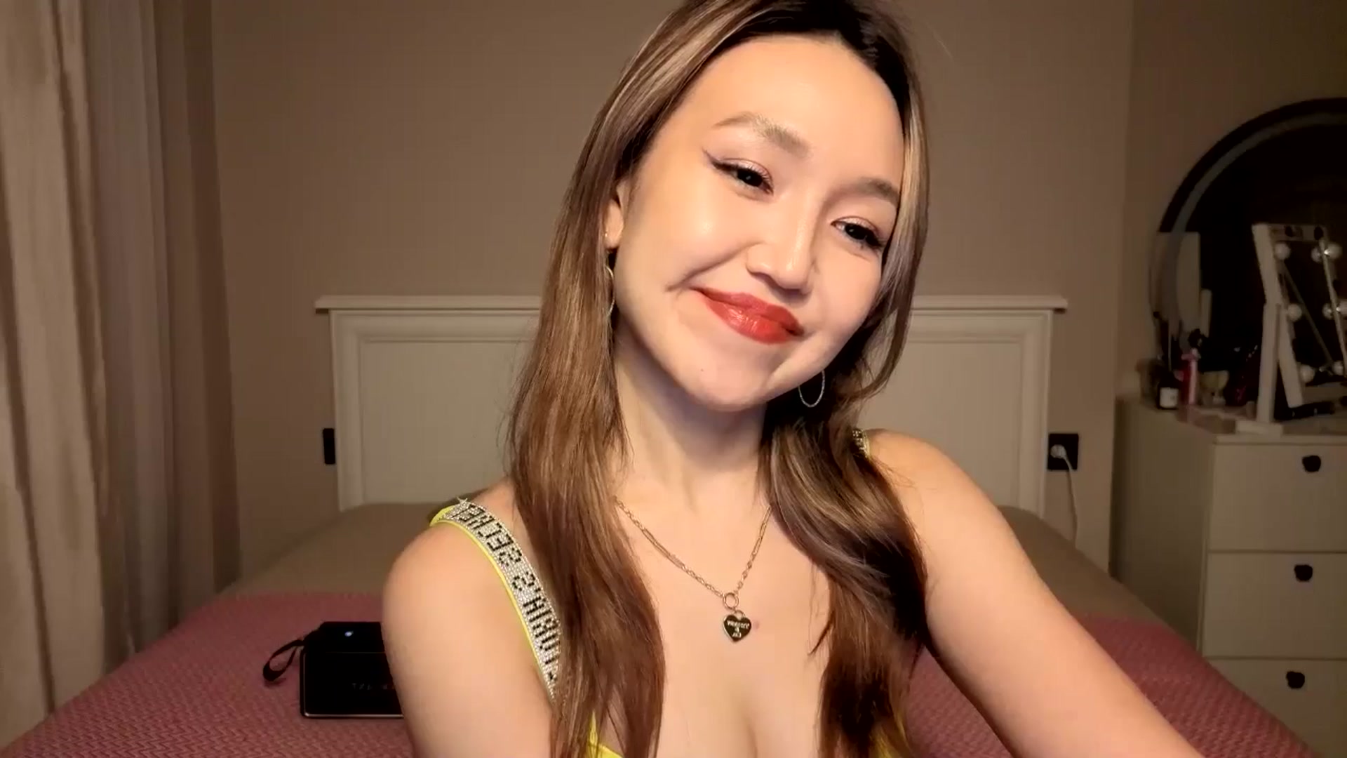 Gallery image thumbnail from Mellifluous_'s myfreecams stream on, 12/30/2025, 09:15 image 14 of 20