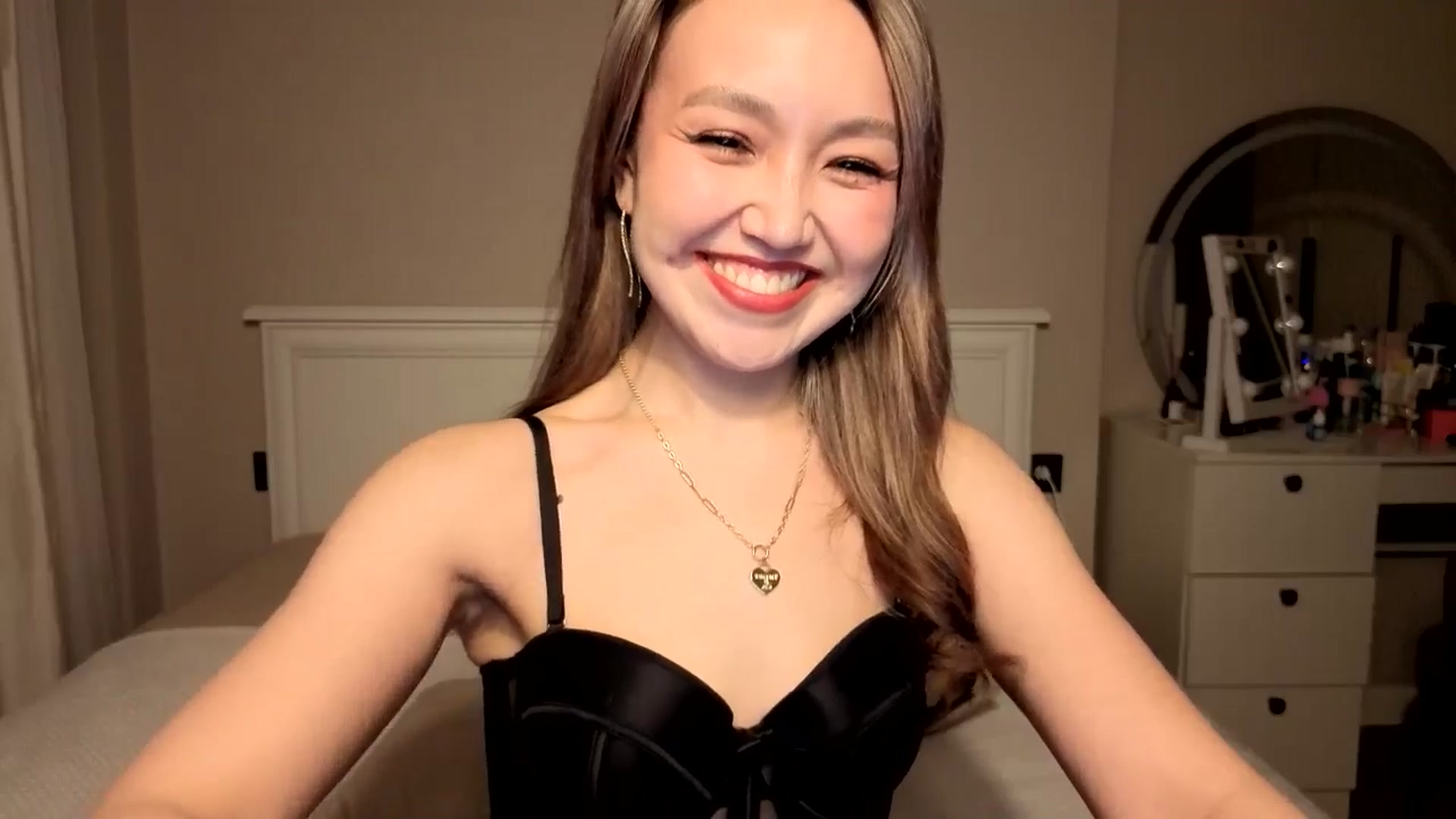 Gallery image thumbnail from Mellifluous_'s myfreecams stream on, 01/08/2026, 07:16 image 3 of 20