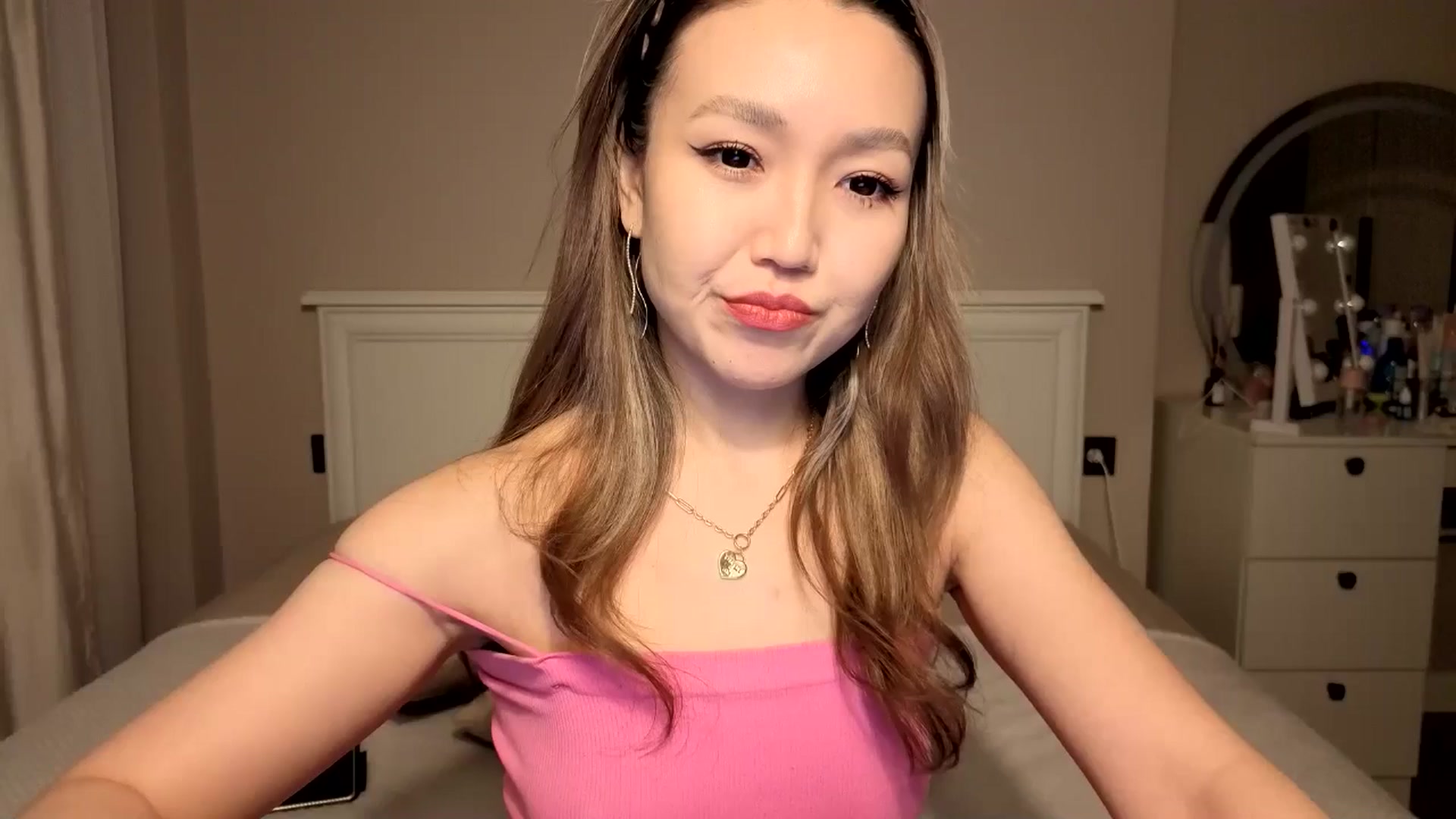 Gallery image thumbnail from Mellifluous_'s myfreecams stream on, 01/09/2026, 07:20 image 3 of 20