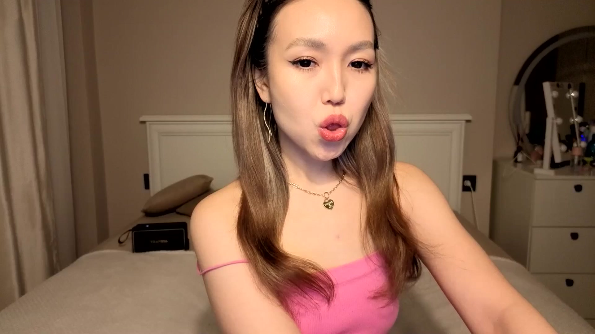 Gallery image thumbnail from Mellifluous_'s myfreecams stream on, 01/09/2026, 07:20 image 19 of 20