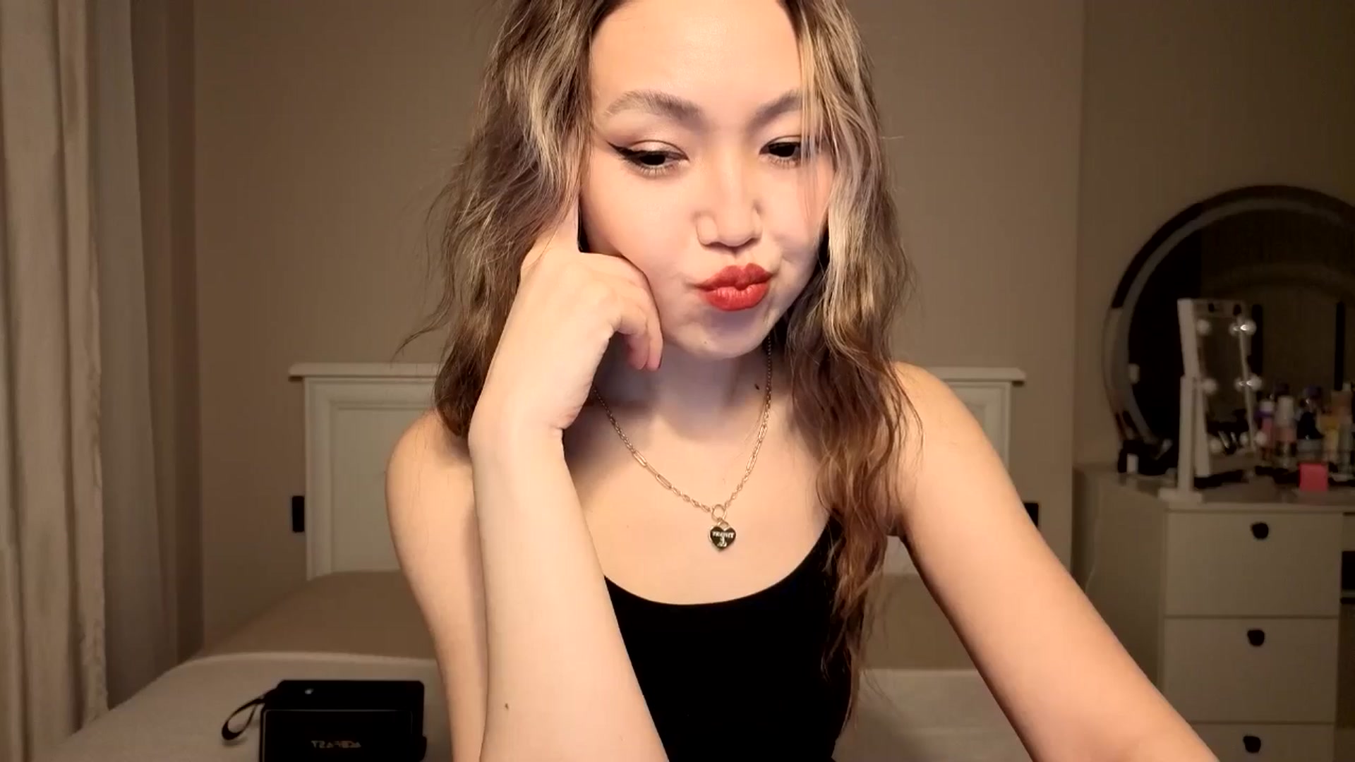 Gallery image thumbnail from Mellifluous_'s myfreecams stream on, 01/11/2026, 07:53 image 4 of 20