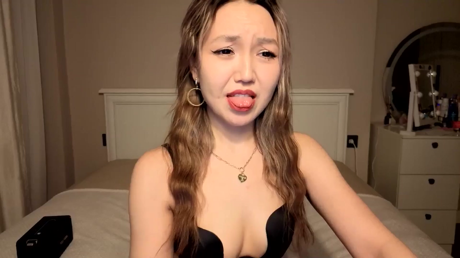 Gallery image thumbnail from Mellifluous_'s myfreecams stream on, 01/12/2026, 07:51 image 3 of 20