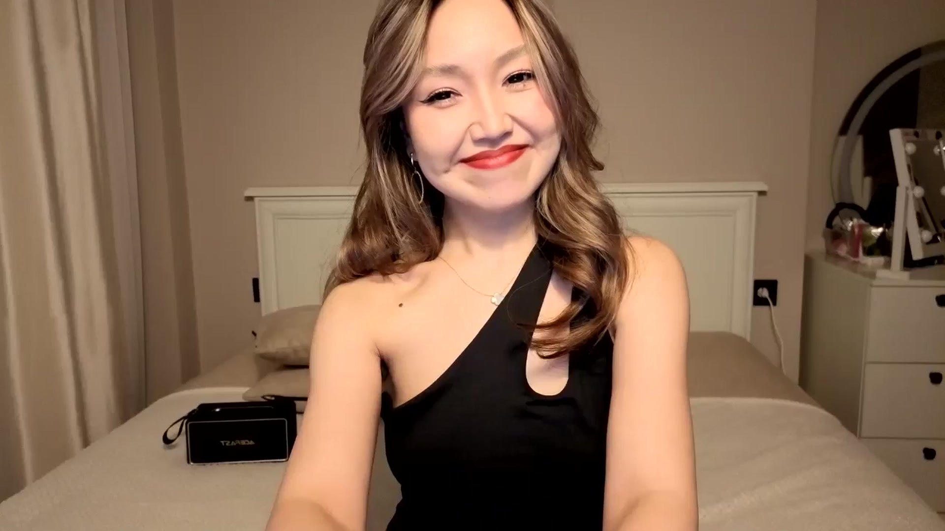 Gallery image thumbnail from Mellifluous_'s myfreecams stream on, 01/15/2026, 06:55 image 1 of 20