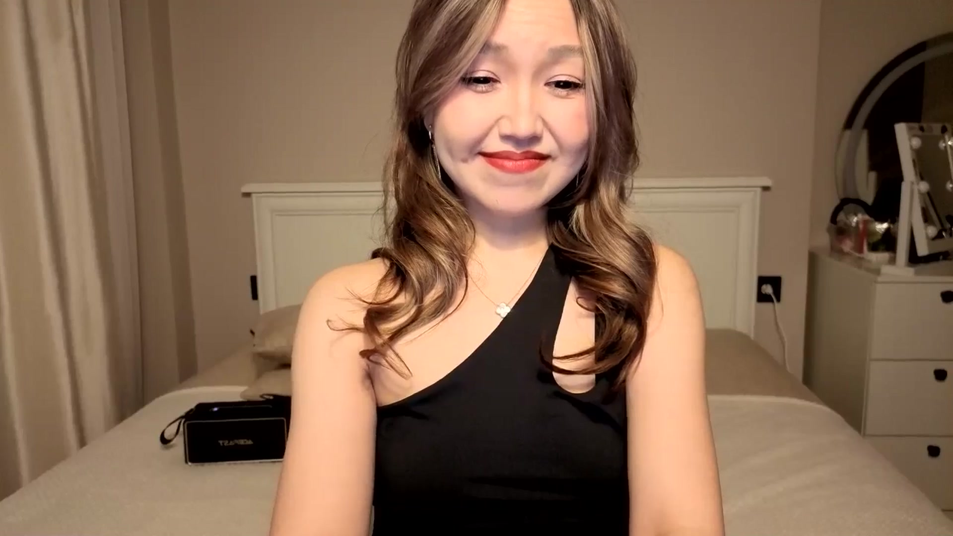 Gallery image thumbnail from Mellifluous_'s myfreecams stream on, 01/15/2026, 06:55 image 4 of 20