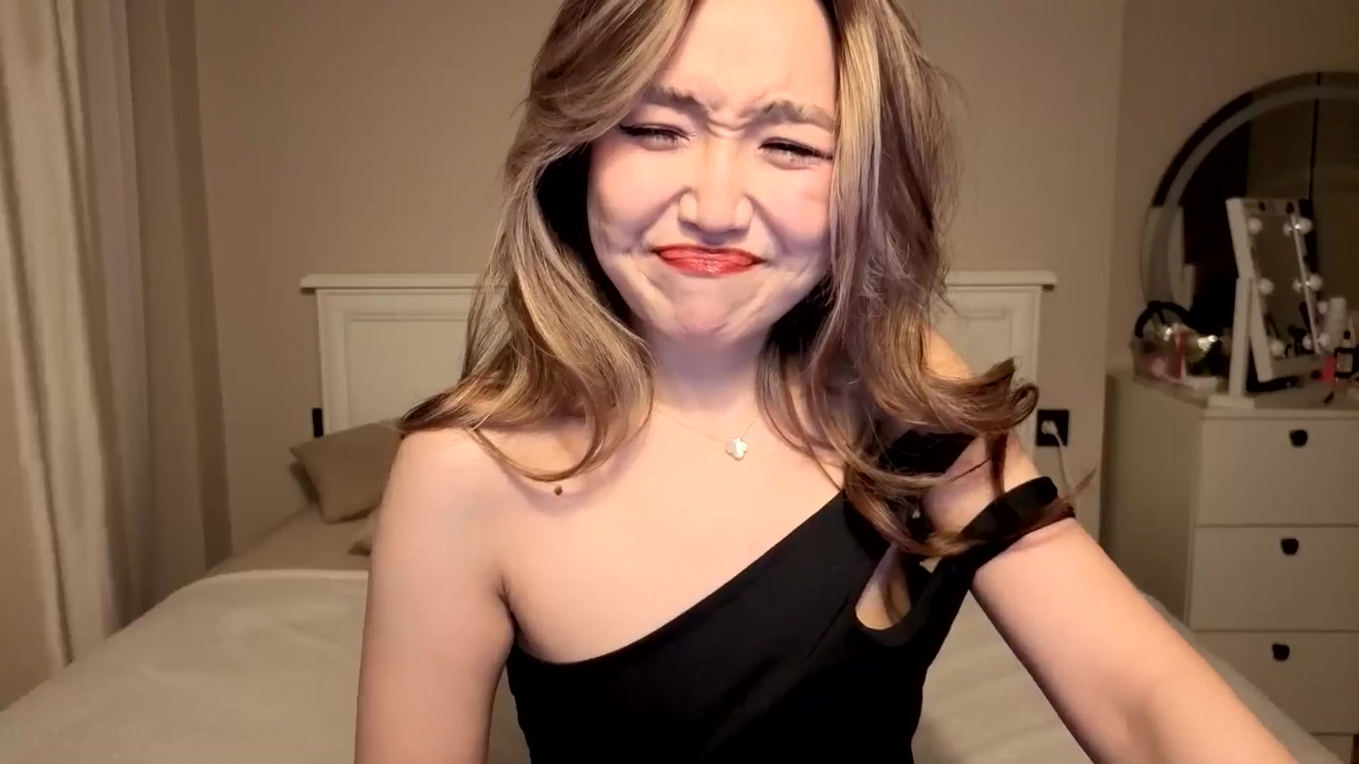 Gallery image thumbnail from Mellifluous_'s myfreecams stream on, 01/15/2026, 10:10 image 5 of 20