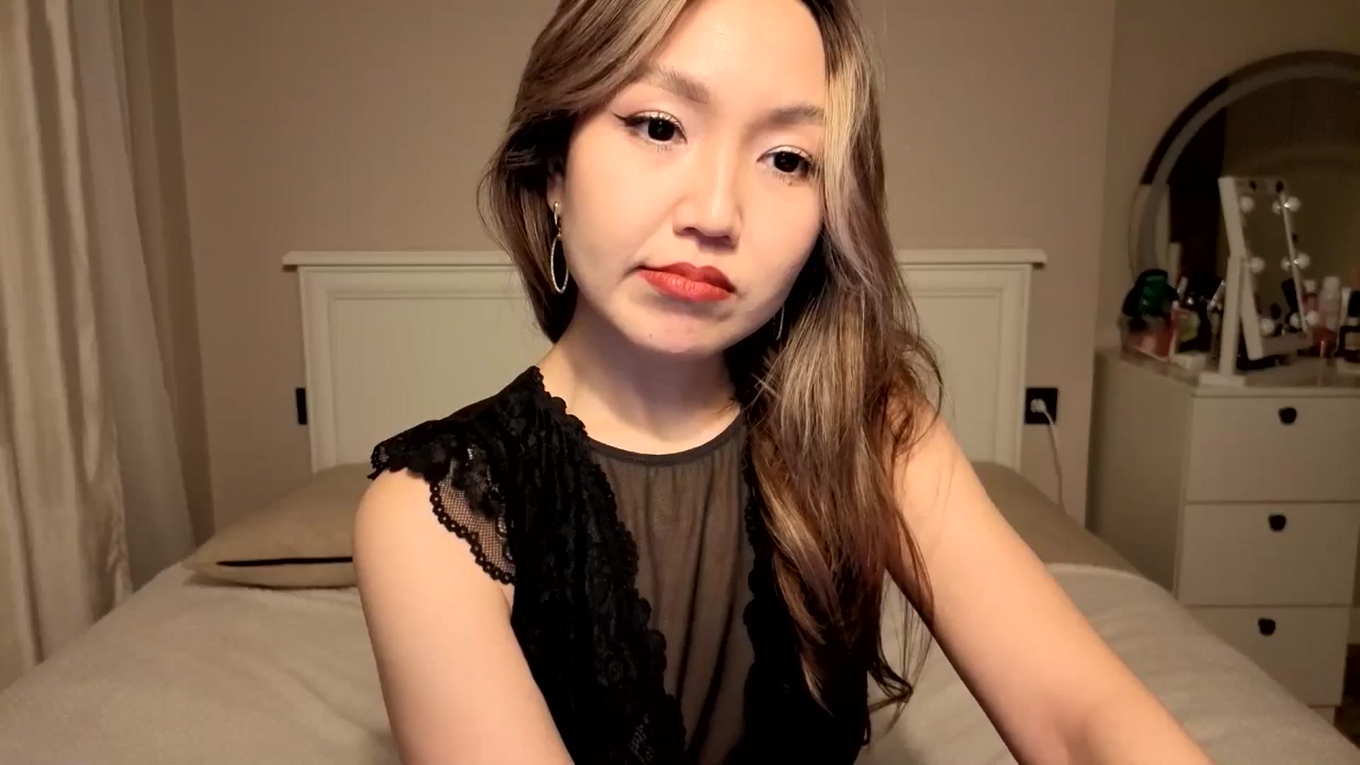 Gallery image thumbnail from Mellifluous_'s myfreecams stream on, 01/16/2026, 07:54 image 9 of 20