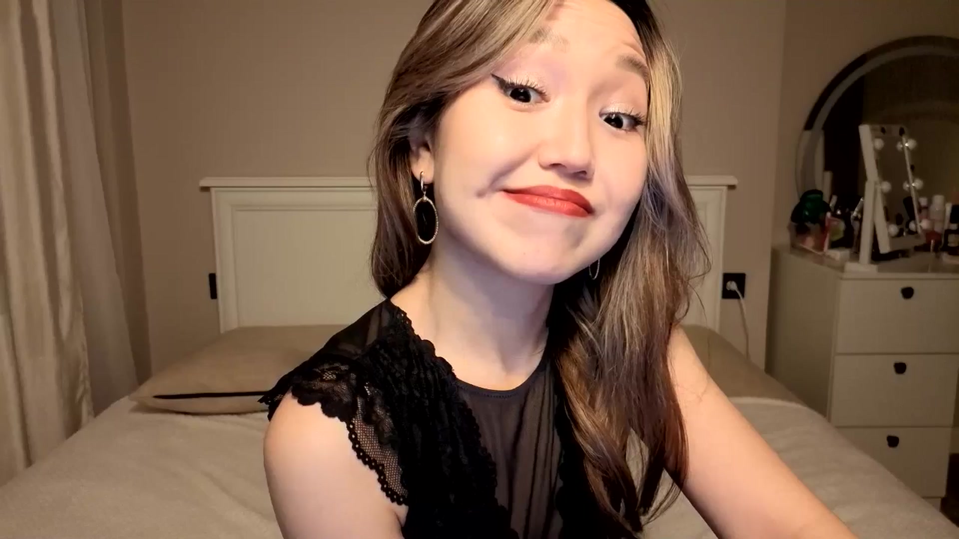 Gallery image thumbnail from Mellifluous_'s myfreecams stream on, 01/16/2026, 07:54 image 10 of 20