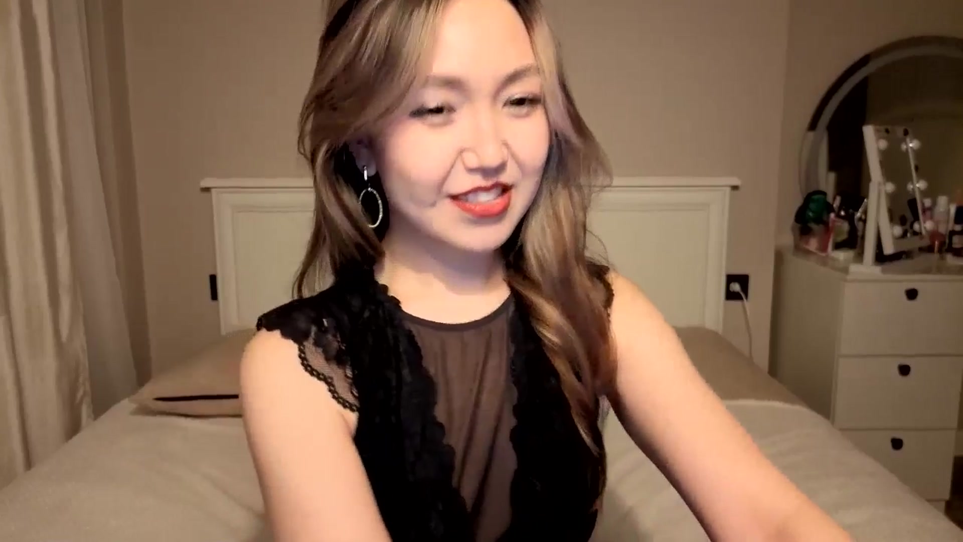 Gallery image thumbnail from Mellifluous_'s myfreecams stream on, 01/16/2026, 07:54 image 13 of 20