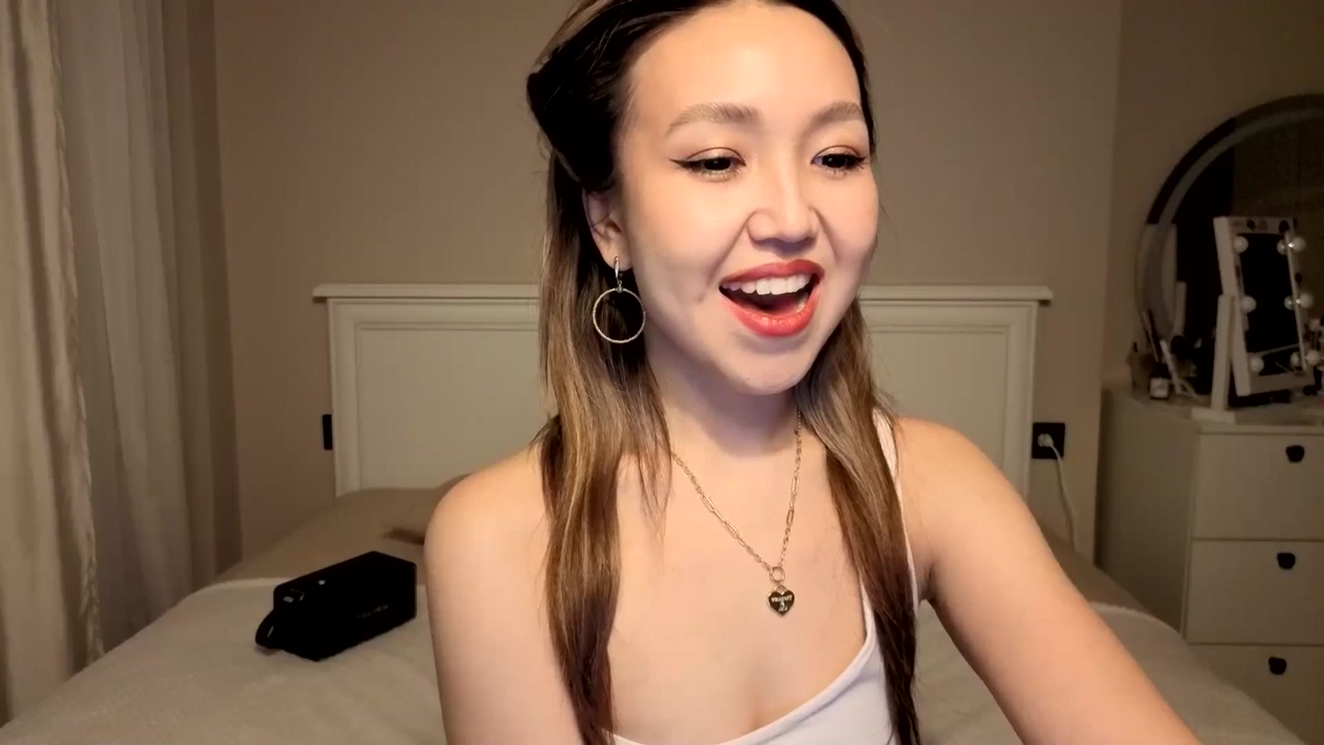 Gallery image thumbnail from Mellifluous_'s myfreecams stream on, 01/18/2026, 07:34 image 16 of 20