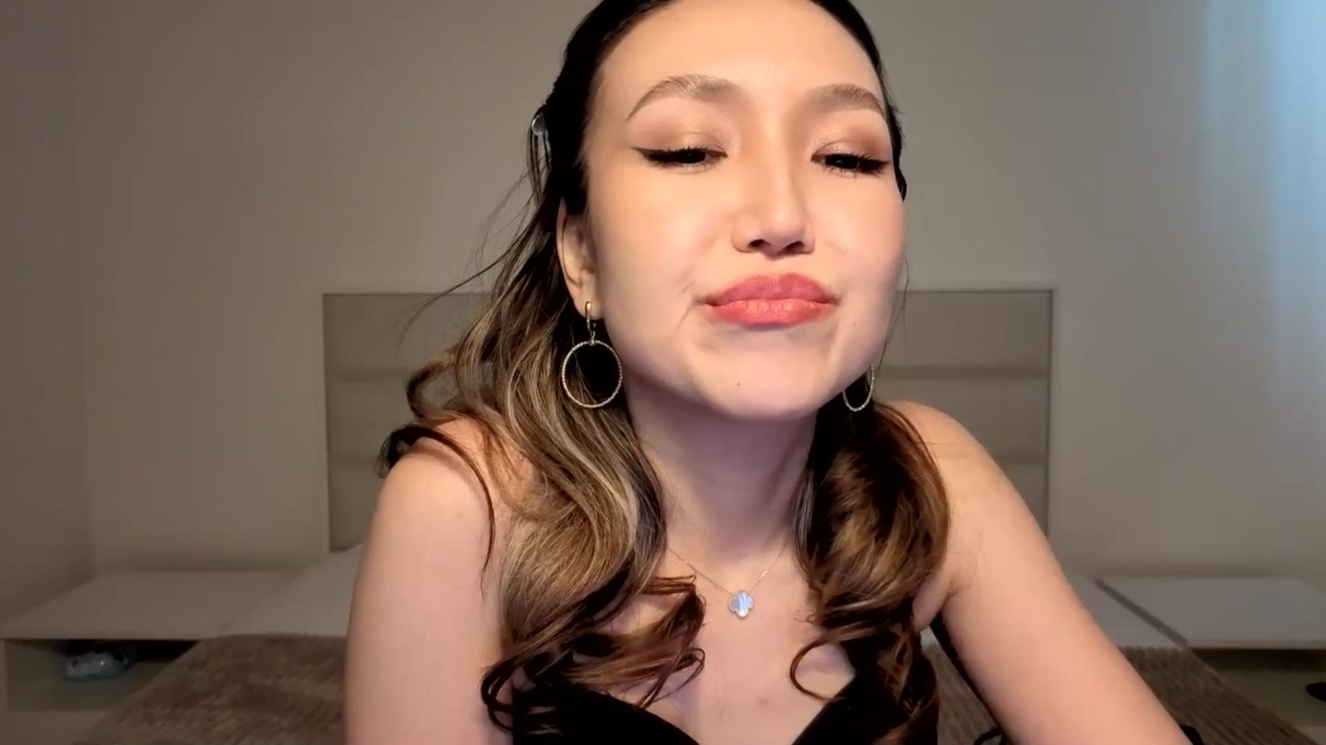 Gallery image thumbnail from Mellifluous_'s myfreecams stream on, 02/08/2026, 08:25 image 15 of 20