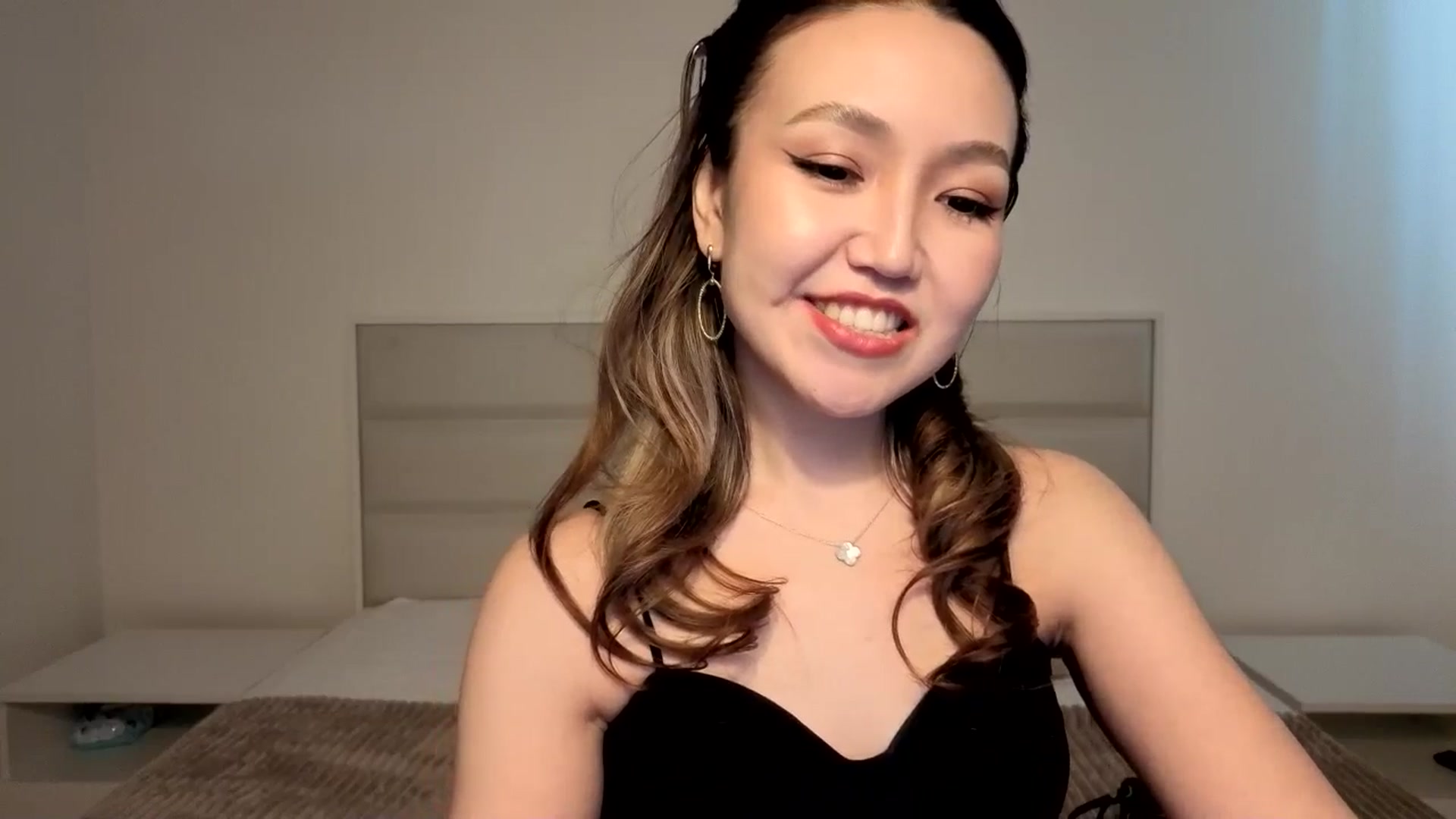 Gallery image thumbnail from Mellifluous_'s myfreecams stream on, 02/08/2026, 08:25 image 12 of 20