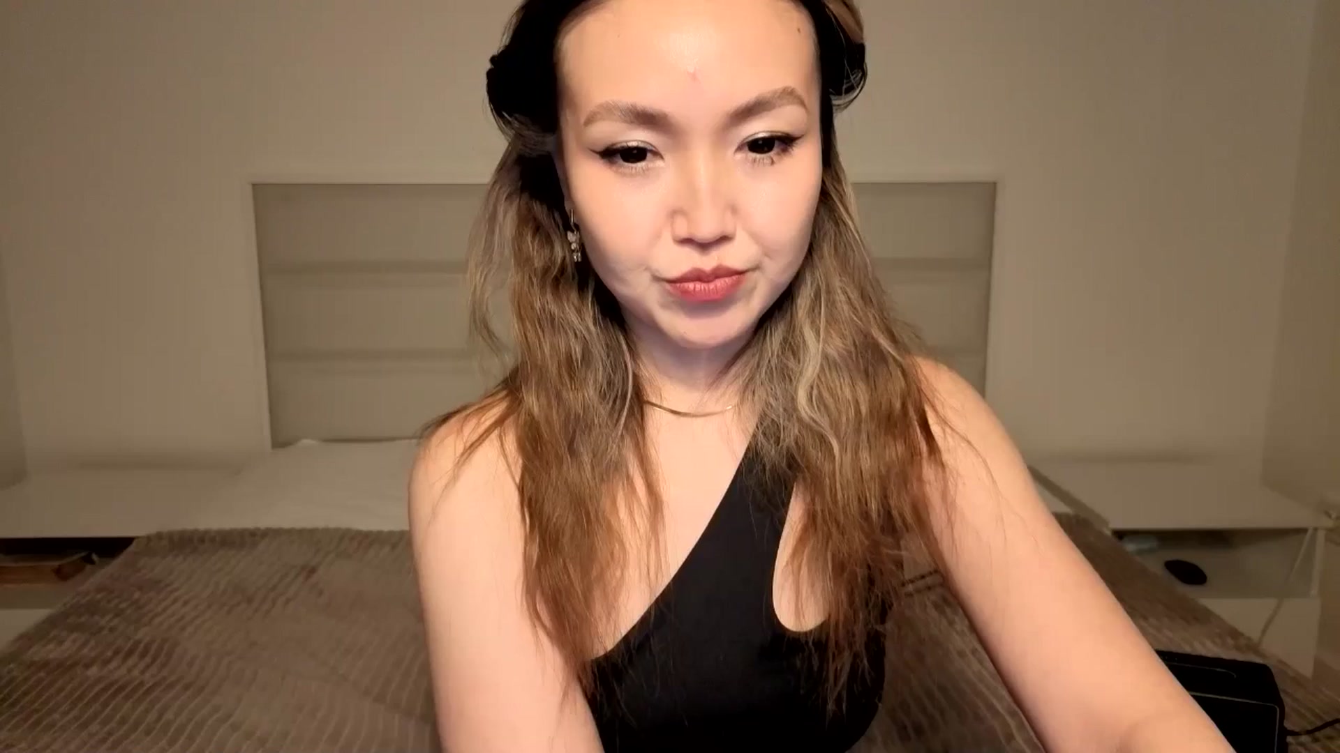 Gallery image thumbnail from Mellifluous_'s myfreecams stream on, 03/06/2026, 08:52 image 1 of 20